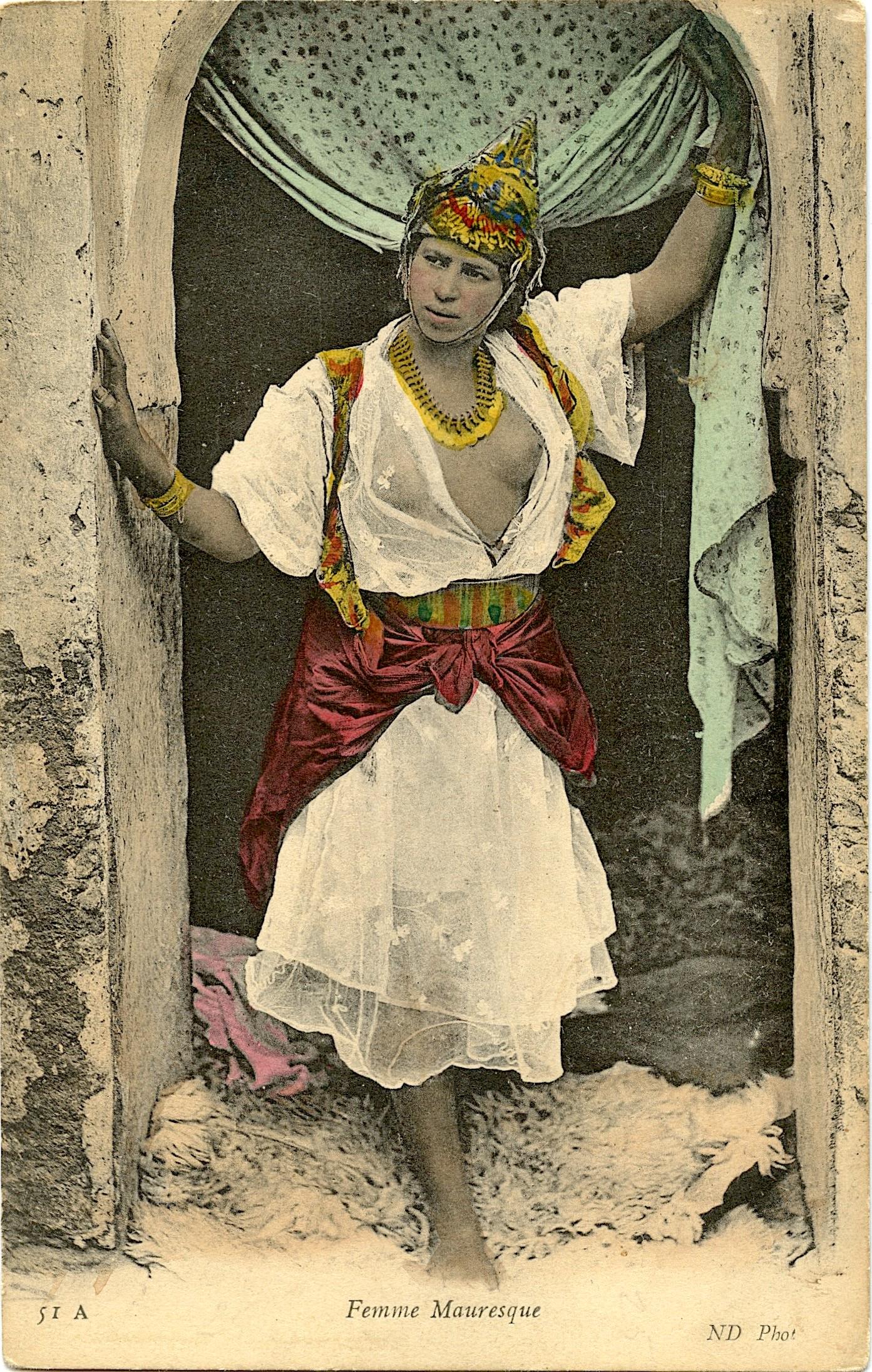 Antique / Vintage Postcard Morocco Nude: The dimensions are Approx. 5.5"x 3.5" (small variances can occur). This lot is located in Boca Raton, Fl and its shipment will be made directly by Artelisted. Shipping insurance is the responsibility 