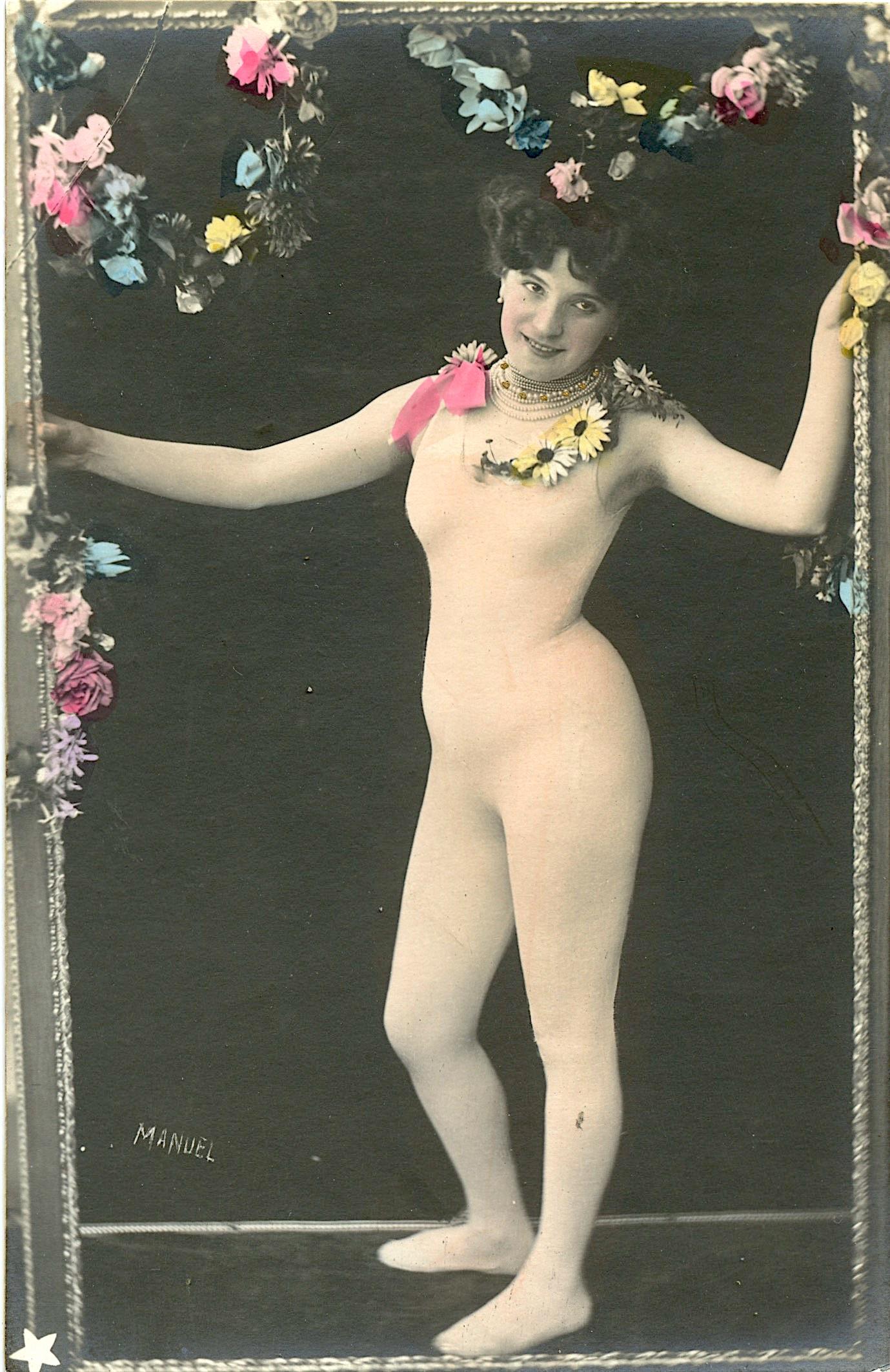 Antique  Rare Postcard Art Nouveau / Deco (1 of 2)