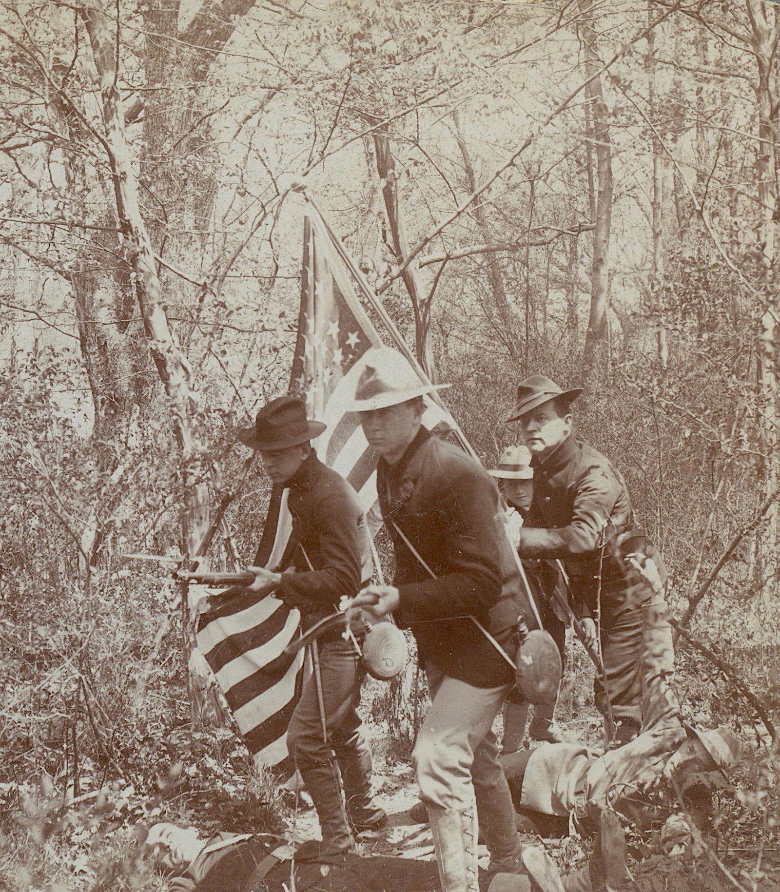 Antique Real Photo Stereoview Spanish American War: This collection of stereoviews are originals from the epoch . They come mainly from collectors in the U.S.A. and constitute wonderful testimonies of past time that tend to be unique. Their scarcity, c