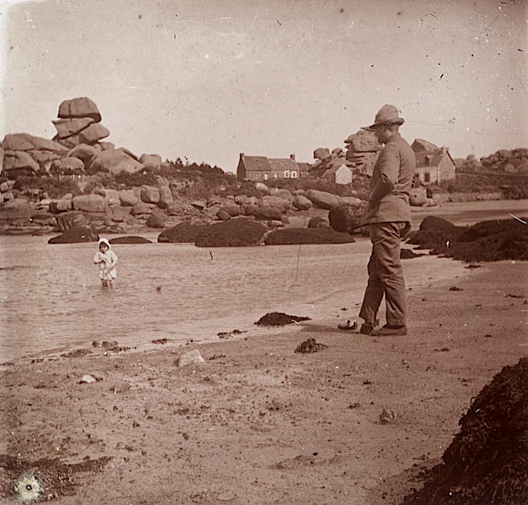 Antique Rare Stereo Glass Positive 1910s WWI Times: This stereoview is originals from the epoch . It is from a collector in France. and constitute a wonderful testimony of past time that tend to be unique. Its scarcity, condition and the identity of th