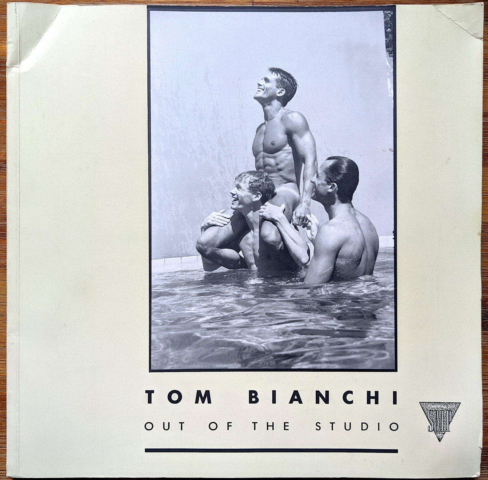 Vintage Book Men Nudes Tom Bianchi Out Of The Studio: Provenance: From a collector in Cincinnati, U.S.. This lot is located in Boca Raton, Fl. Sometimes Artelisted can decide to coordinate shipping with a third party (between buyer and contractor). Shipp