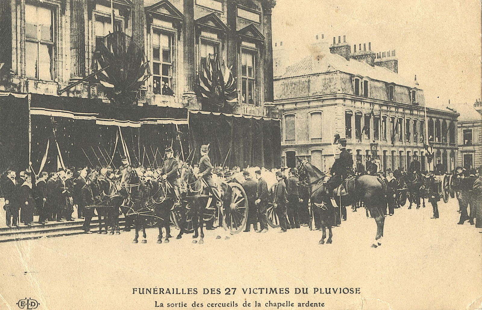 Antique / Vintage Rare French Postcard Great War WWI: The provenance of this item is from a collector in Paris, France. Antique / Vintage postcard from the epoch. The regular size of a postcard is approximately 3 1/2 inch x 5 1/2 inch or 9 cm x 14 cm (sm