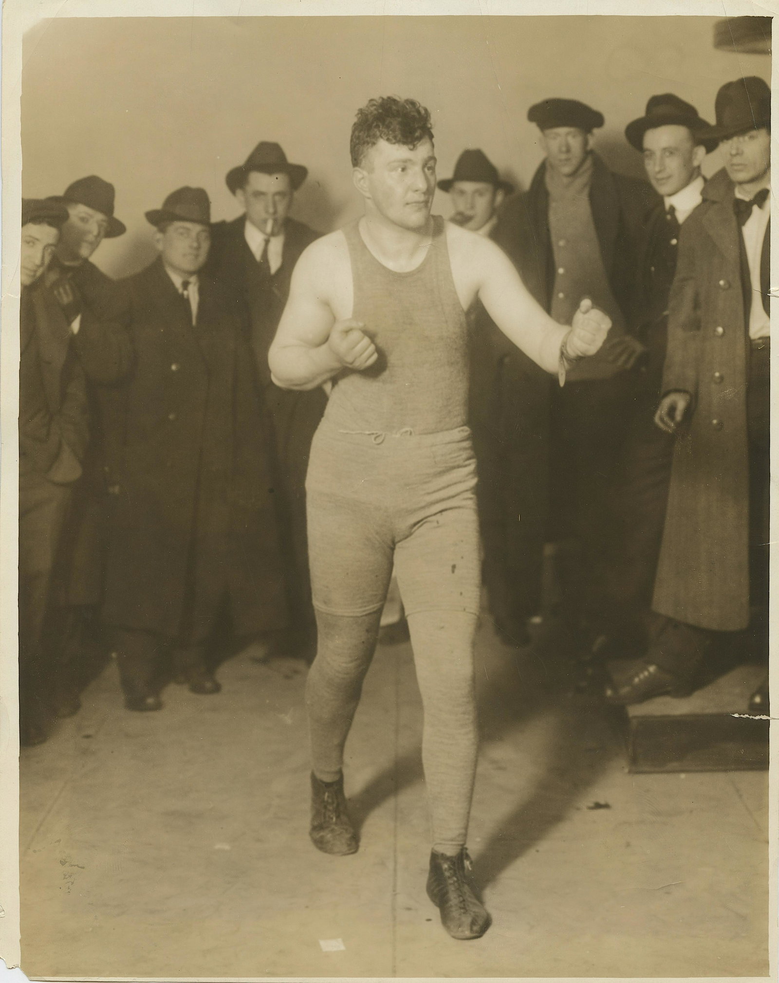 Vintage Rare Historical Photo Jack Lavan Boxing, 1914: The paper dimensions are Approx: 10" X 8" (small variances can occur). This lot is located in Boca Raton, Fl. The shipping by Artelisted will be via USPS - First Class or Priority (tracking # will be 