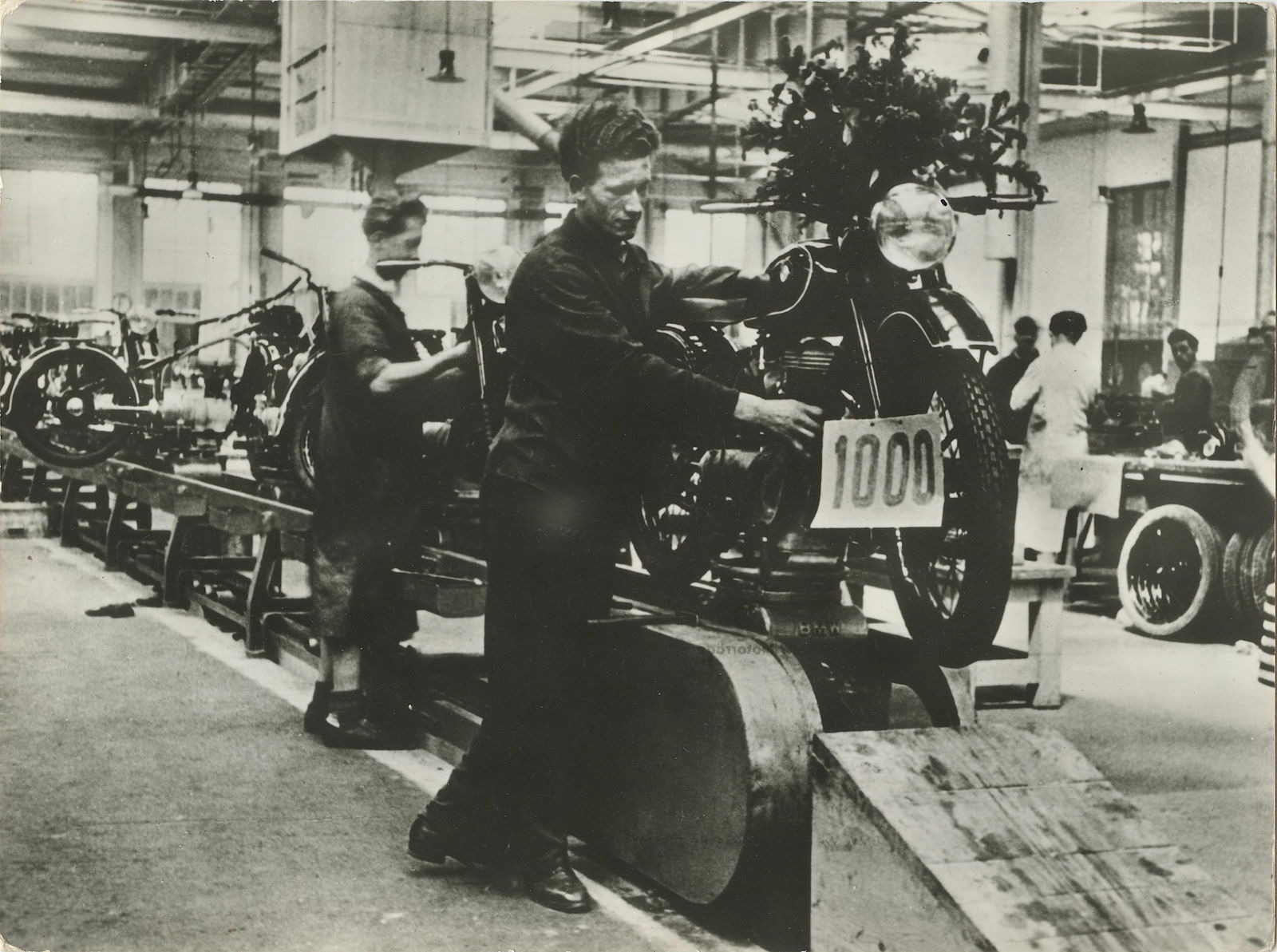 Vintage Rare Photo BMW Motorcycle Factory (1 of 2)