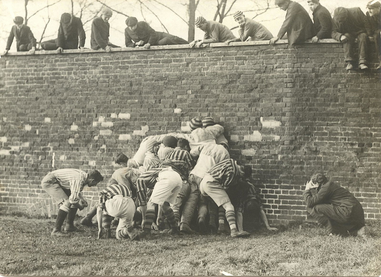 Vintage Historical Photo Game Wall UK (1 of 2)