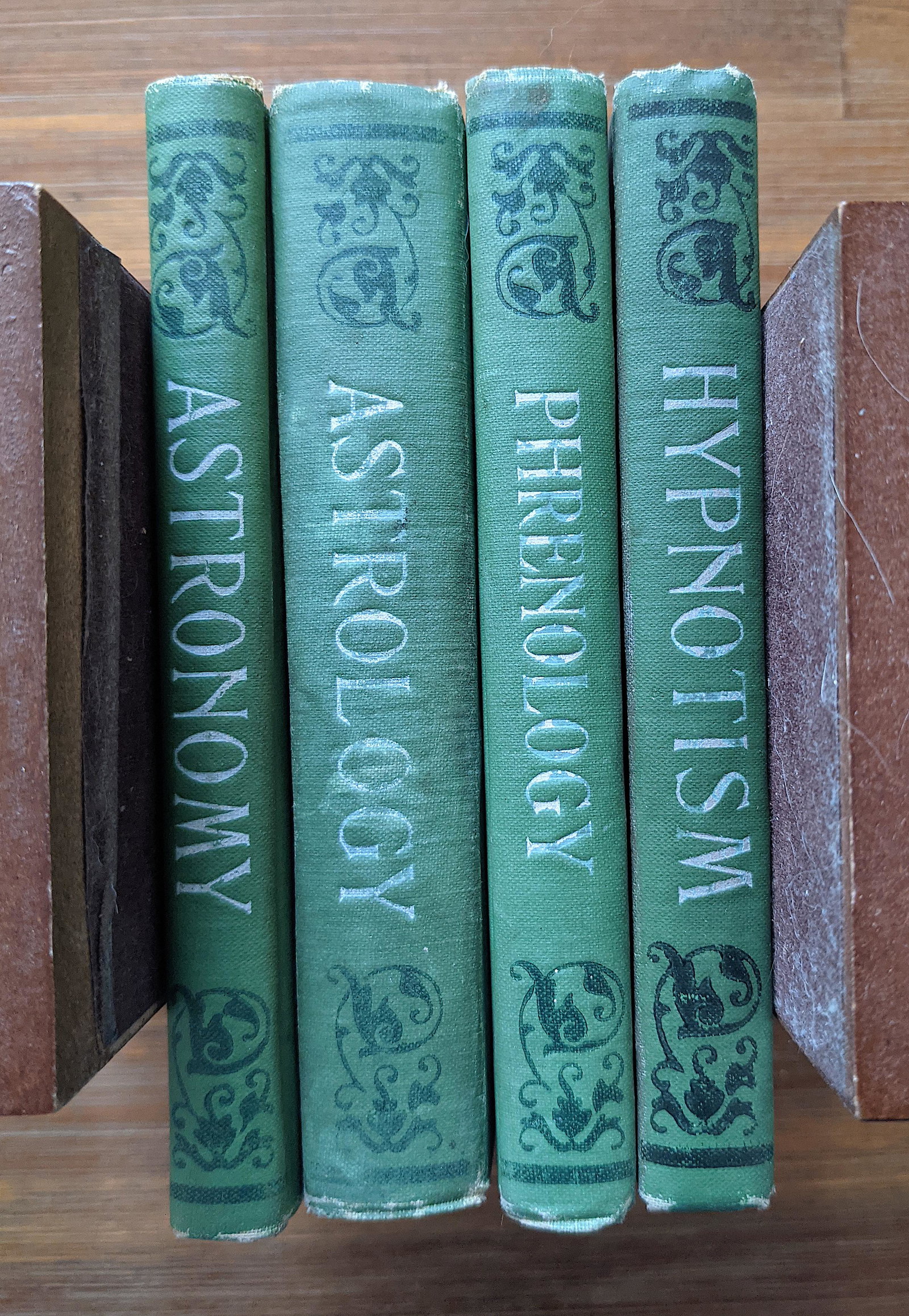 Set 4 Books Phrenology, Hypnotism, Astrology,: The provenance of this book is from a collector in Palm Beach. This lot is located in Boca Raton, Fl. The shipping by Artelisted will be via USPS - First Class, Priority or Medial mail(tracking # will