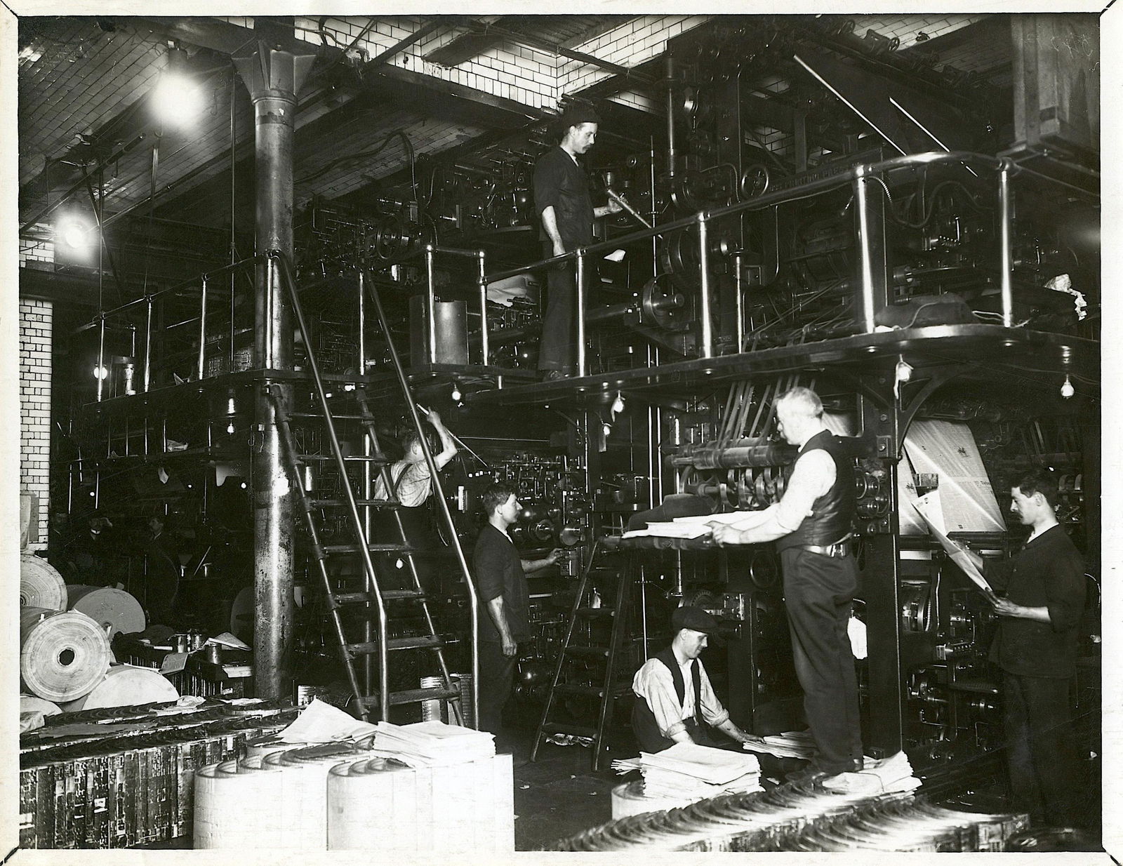 Antique Photo Printers Carmelite House London (1 of 2)