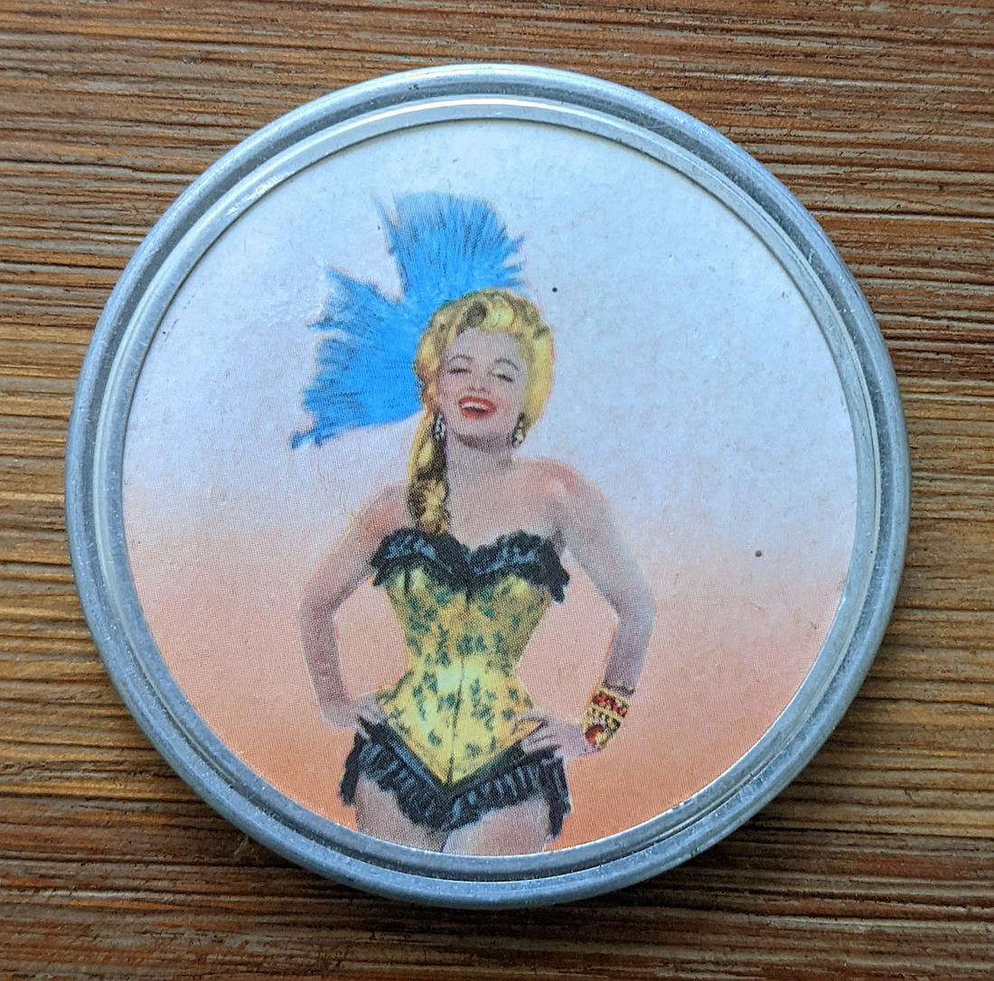 Antique / Vintage Marilyn Monroe Pocket Mirror: Diameter Approx. 2.25". This lot is located in Boca Raton, Fl. The shipping by Artelisted will be via USPS - First Class, Priority or Medial mail(tracking # will be provided via Stamps.com). Sometimes