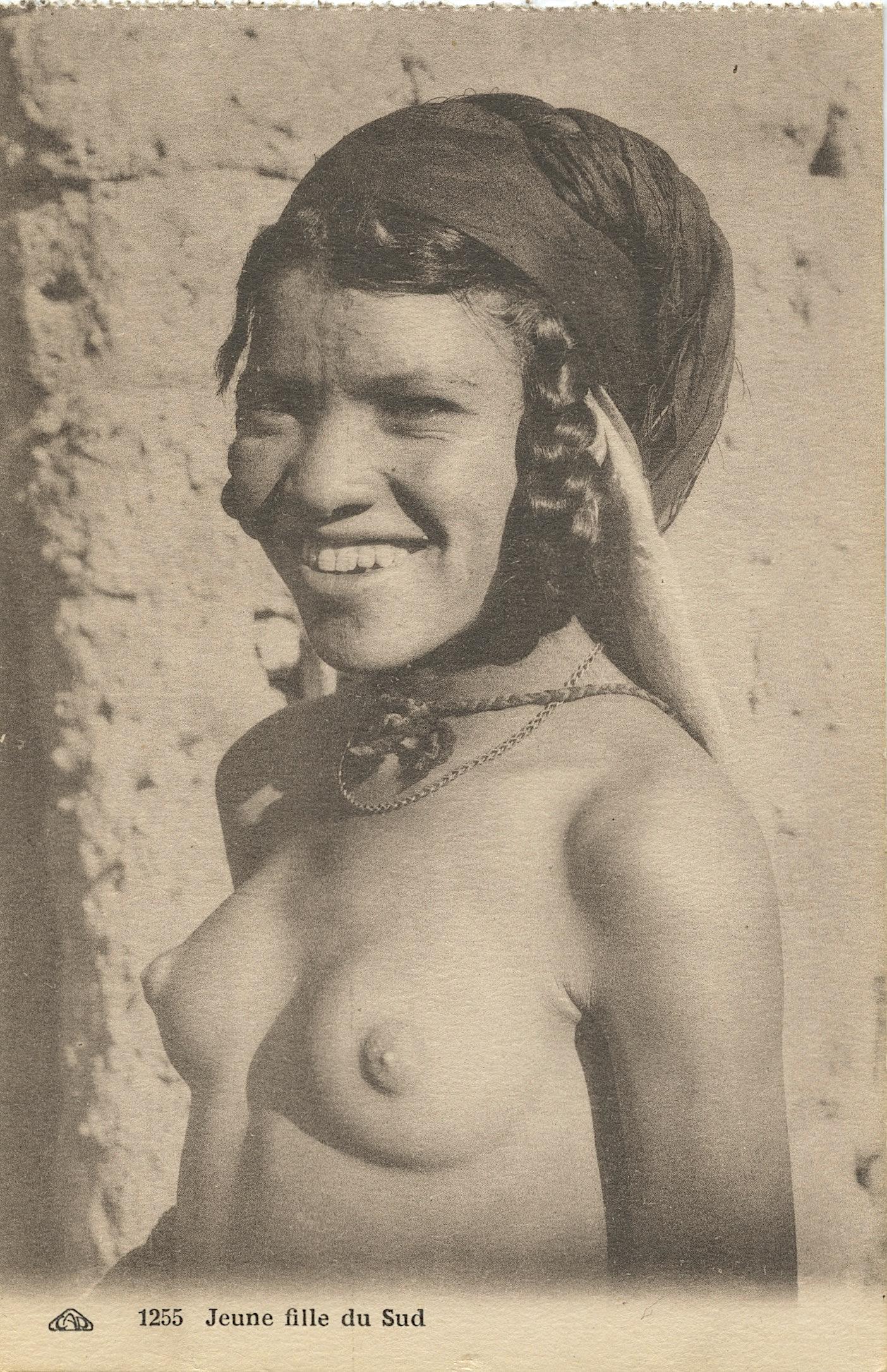 Antique Vintage Postcard Female Nude Morocco: The dimensions of an antique postcard are Approx. 5.5"x 3.5" (small variances can occur). This lot is located in Boca Raton, Fl. The shipping by Artelisted will be via USPS - First Class, Priority or 