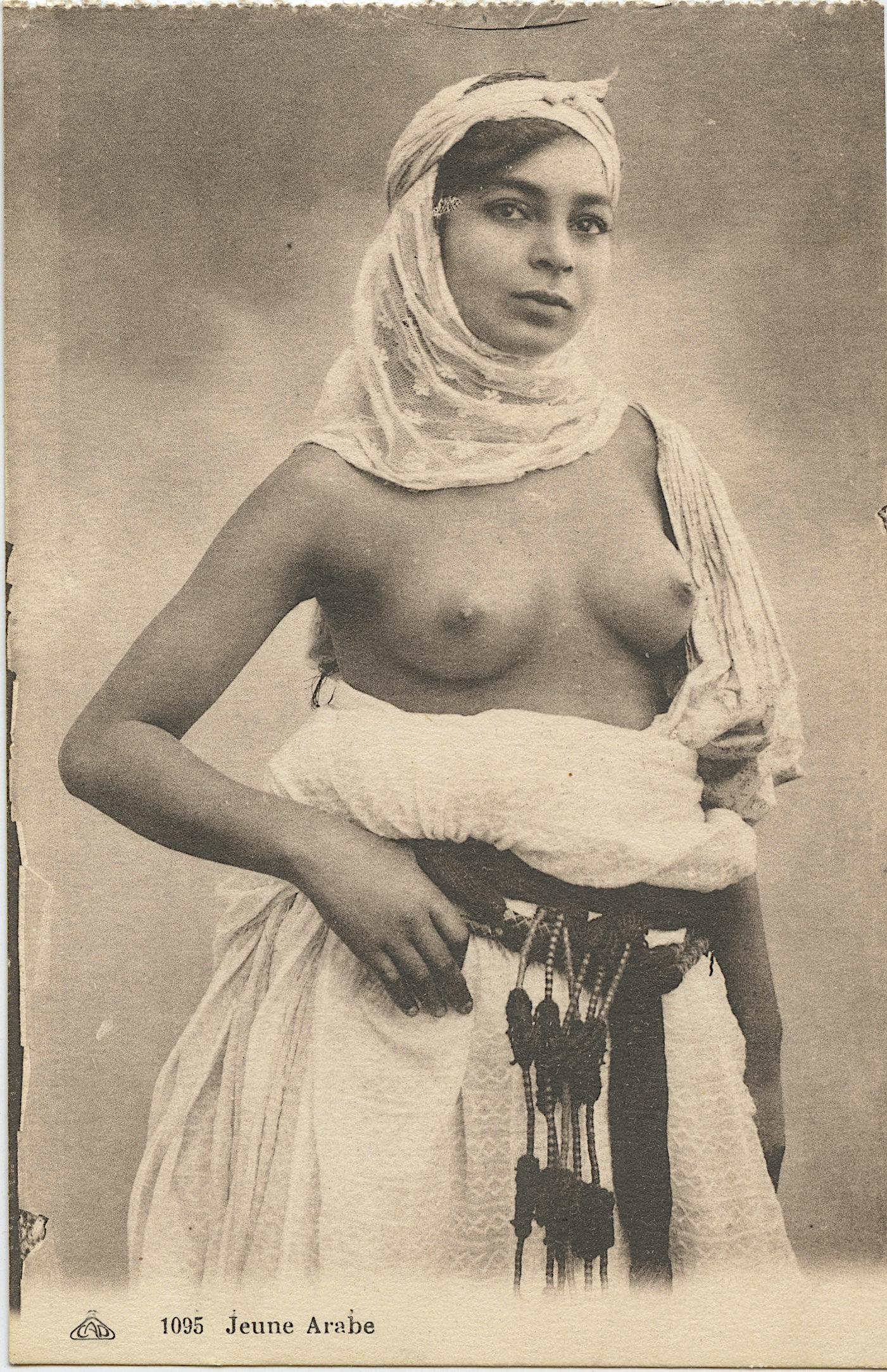 Antique Vintage Postcard Female Nude Morocco: The dimensions of an antique postcard are Approx. 5.5"x 3.5" (small variances can occur). This lot is located in Boca Raton, Fl. The shipping by Artelisted will be via USPS - First Class, Priority or 