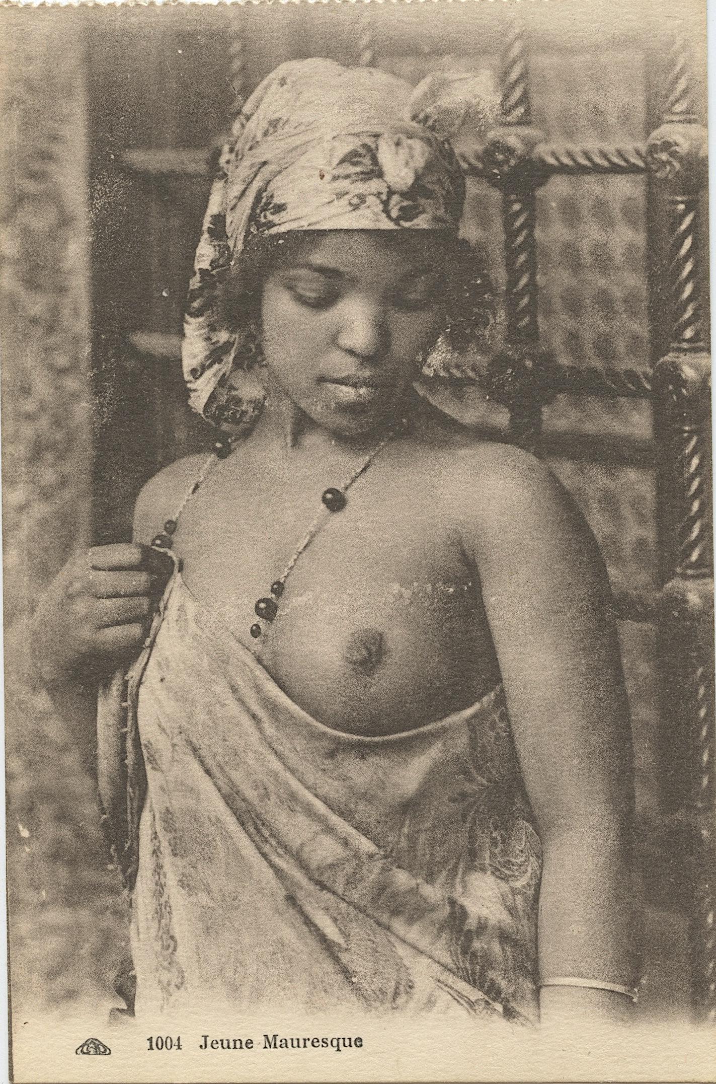 Antique Vintage Postcard Female Nude Morocco: The dimensions of an antique postcard are Approx. 5.5"x 3.5" (small variances can occur). This lot is located in Boca Raton, Fl. The shipping by Artelisted will be via USPS - First Class, Priority or 