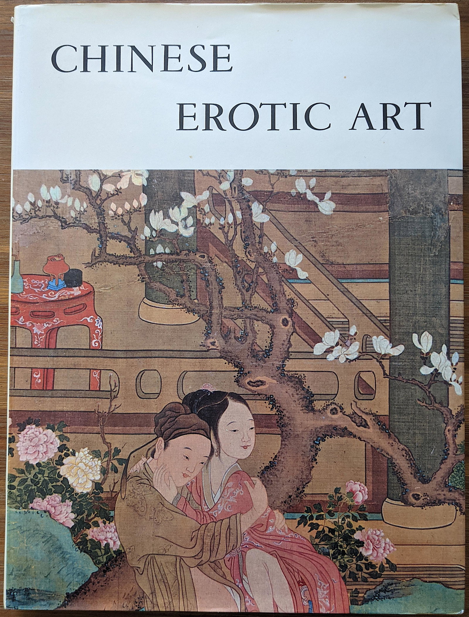 Book Chinese Erotic Art by Michel Beurdeley: The provenance of this item is from a WWII veteran collector in Georgia. We have included images showing the condition and information related to this book. Do not hesitate to contact us if you have a
