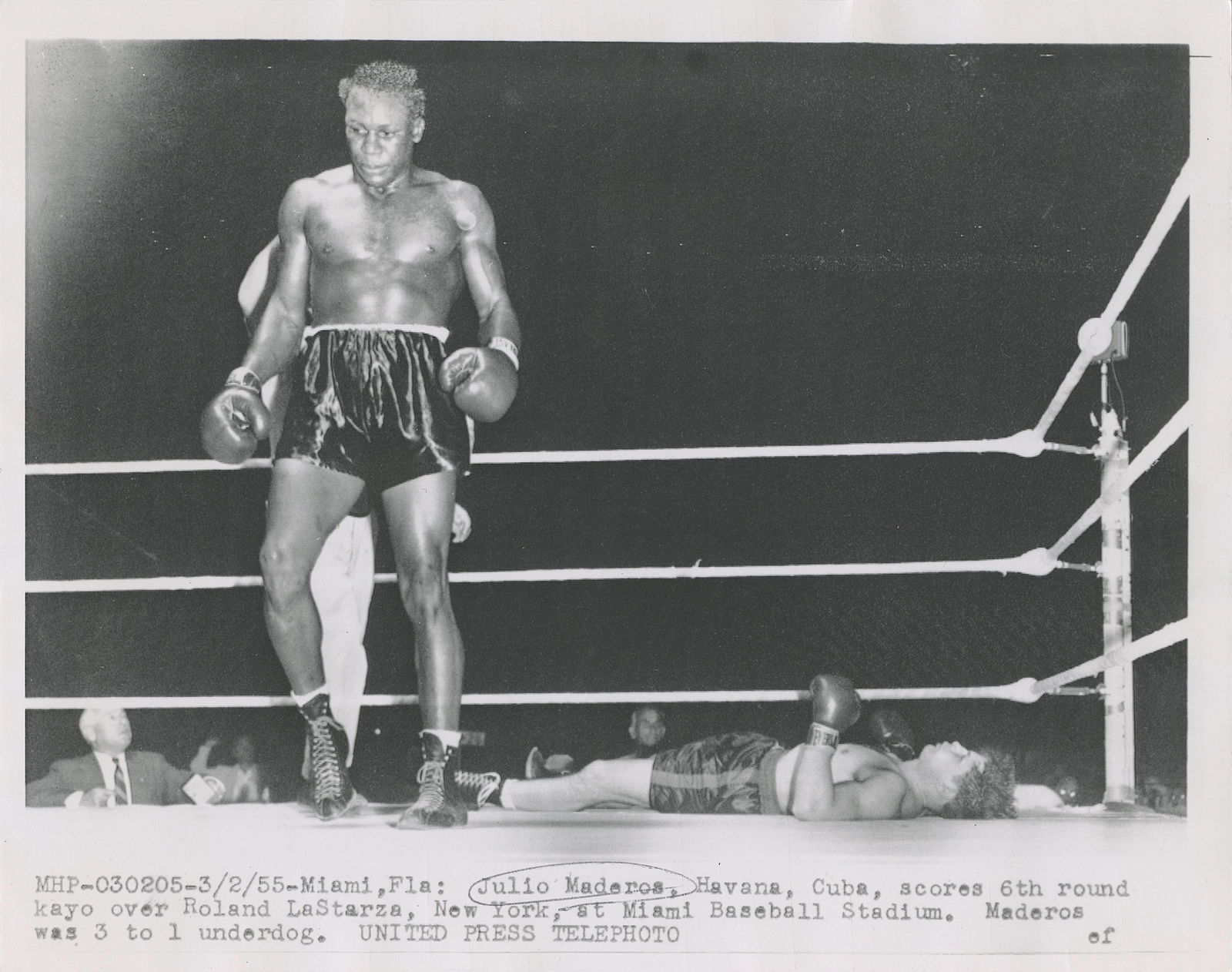 Vintage UP Telephoto Boxing Julio Maderos, 1955 (1 of 2)