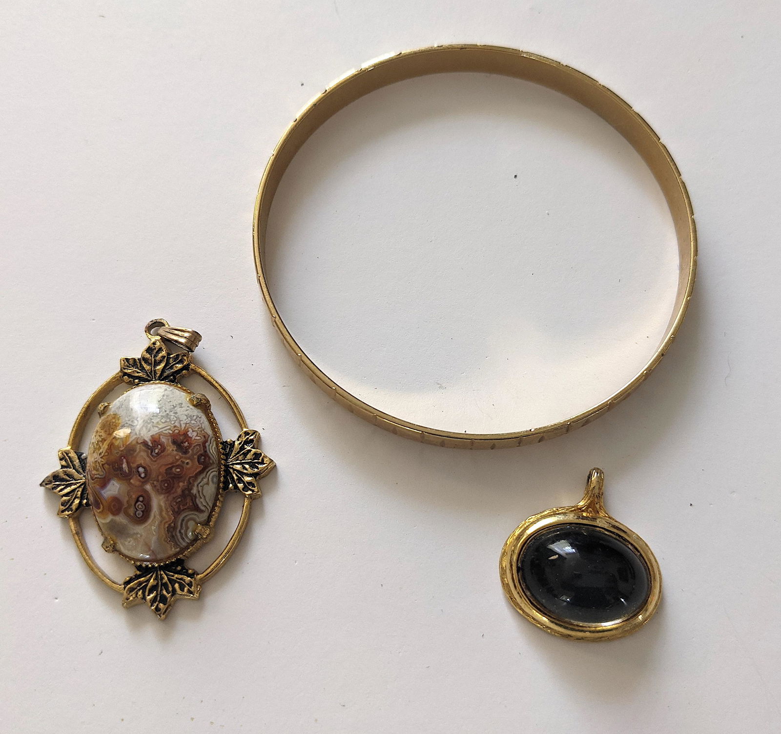 Vintage Set with 3 Gold Yellow Jewelry (1 of 2)