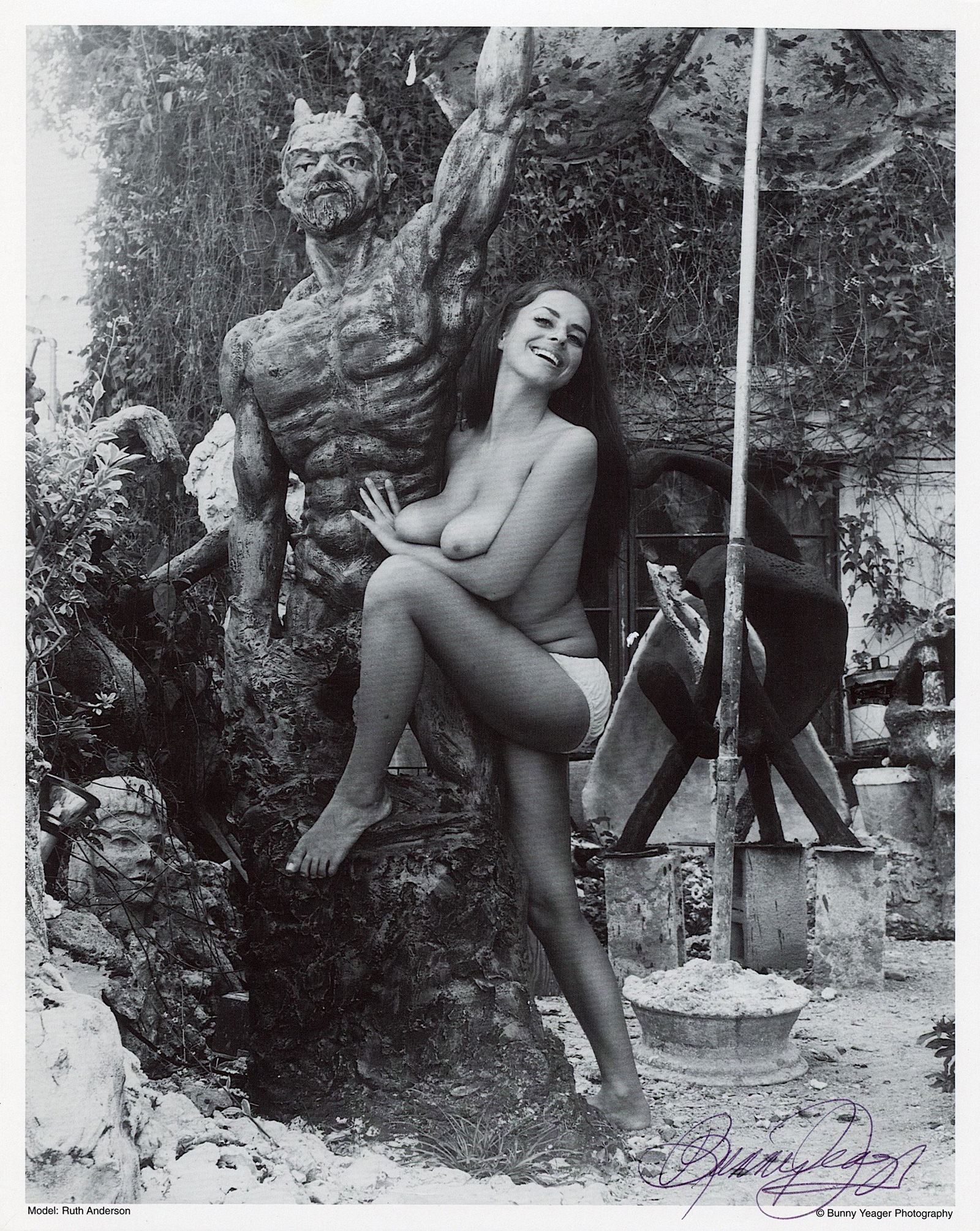 Hand Signed BUNNY YEAGER Litho Pin Up RUTH ANDERSON: This lot is coming from Bunny Yeager's estate/archives. Linnea Eleanor "Bunny" Yeager (March 13, 1929 - May 24, 2014) was an American photographer and pin-up model. She met Bettie Page in 1954, and to