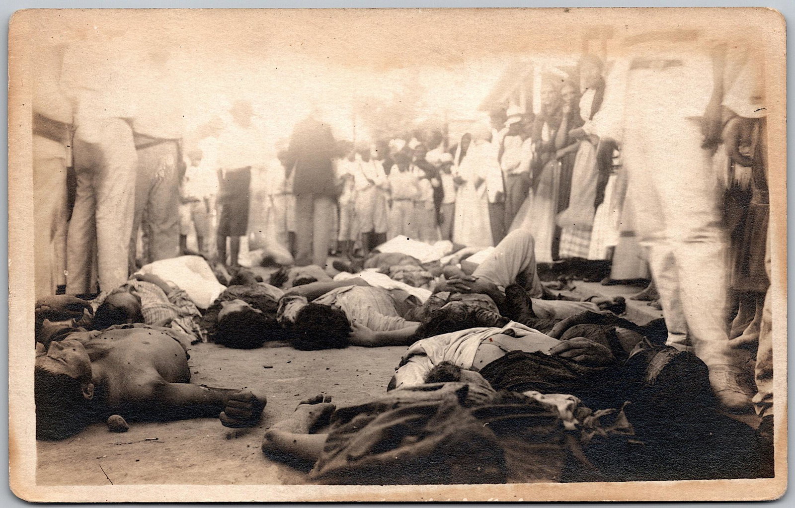 Antique Real Photo PC Mexican Revolutions 1910s: The dimensions of an antique/vintage postcard are Approx. 5.5"x 3.5" (small variances can occur). This lot is located in Boca Raton, Fl and its shipment will be made directly by Artelisted. Shipping i