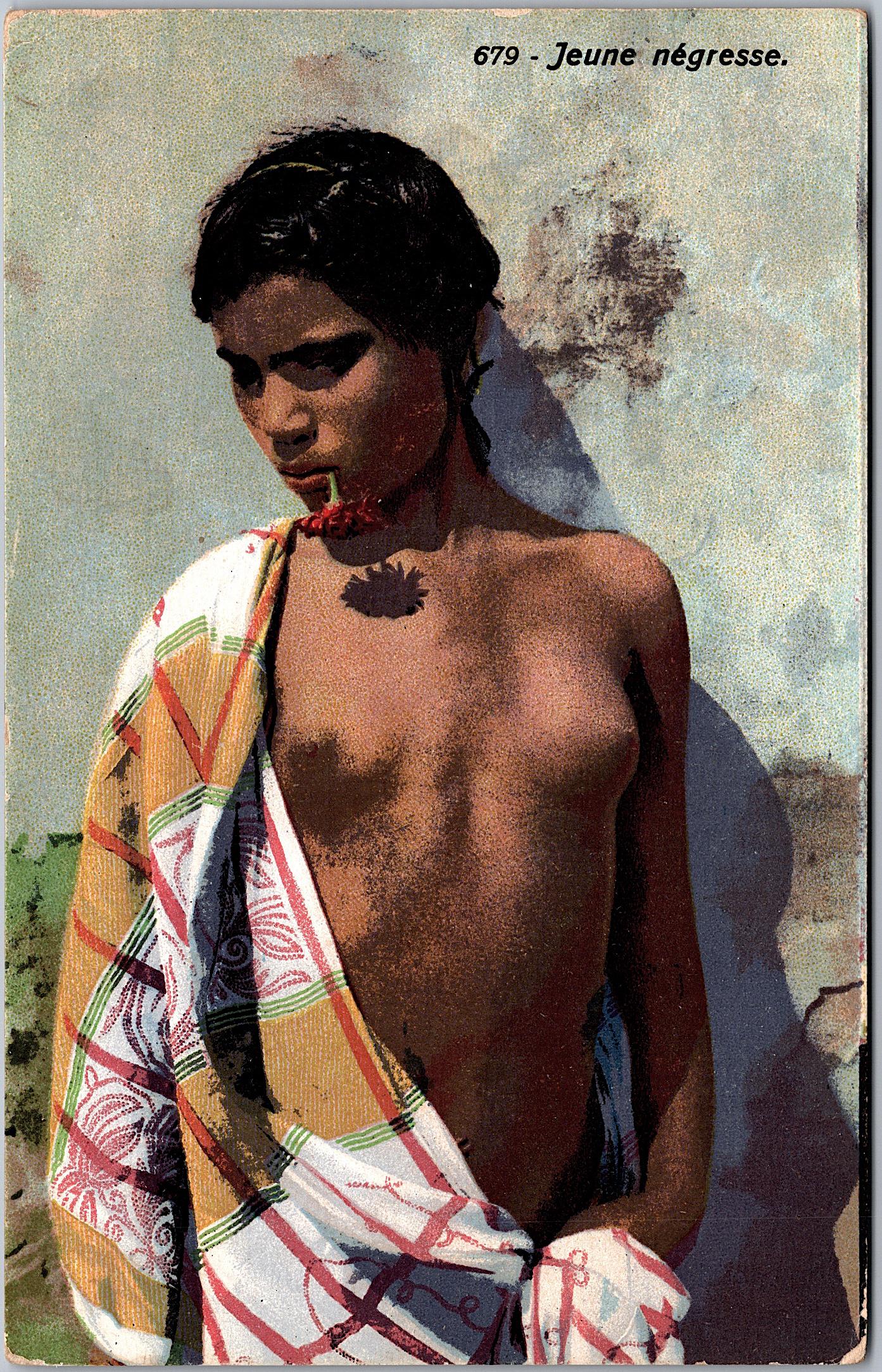 Antique Postcard Female Nude Morocco: The dimensions of an antique/vintage postcard are Approx. 5.5"x 3.5" (small variances can occur). This lot is located in Boca Raton, Fl and its shipment will be made directly by Artelisted. Shipping i