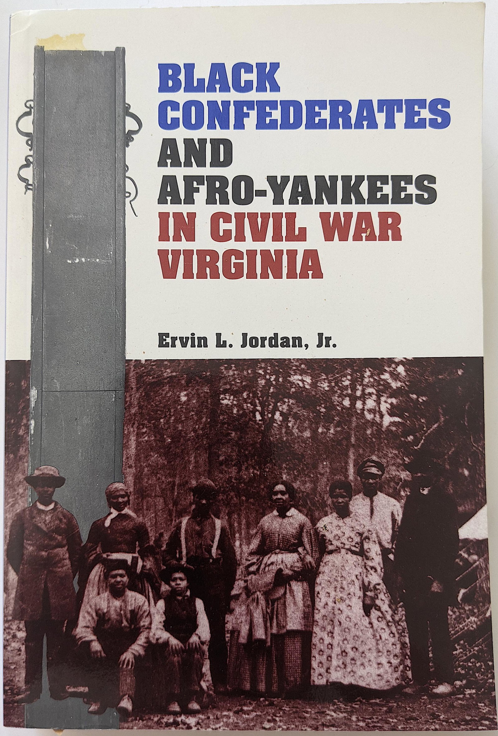 Rare Book On Black Confederate - Union Soldier: The provenance of this item is from a WWII veteran collector in Georgia. This lot is located in Boca Raton, Fl and its shipment will be made directly by Artelisted. Shipping insurance is the responsib