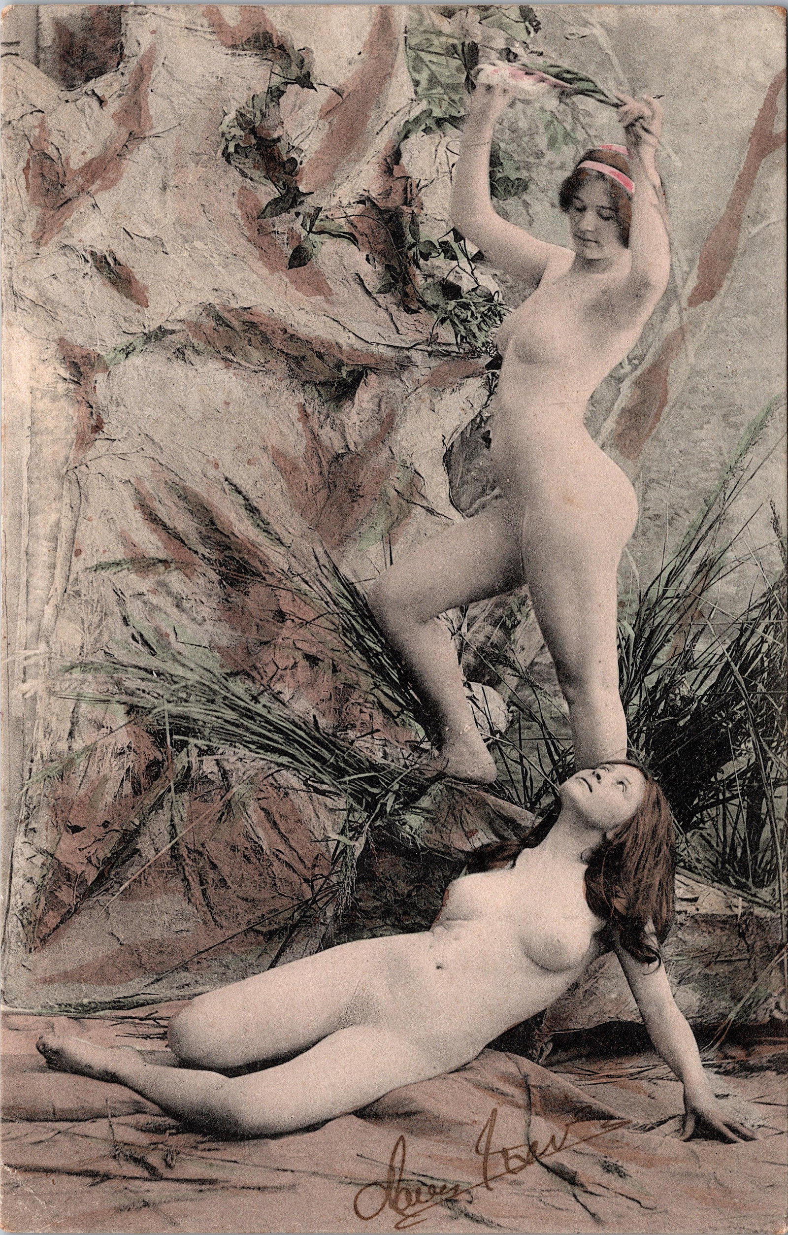 Antique Postcard French Artistic Nude Signed, 1904: The dimensions of an antique/vintage postcard are Approx. 5.5"x 3.5" (small variances can occur). ABOUT SHIPPING: This lot is located in Boca Raton, Fl and its shipment will be made directly by Arteli