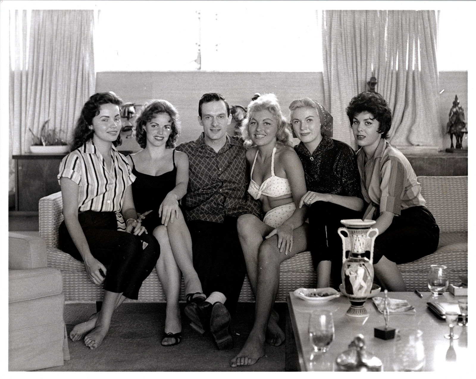 Original Photo BUNNY YEAGER Pin Up Group Models: This lot is coming from Bunny Yeager's estate/archives. Linnea Eleanor "Bunny" Yeager (March 13, 1929 - May 24, 2014) was an American photographer and pin-up model. She met Bettie Page in 1954, and to