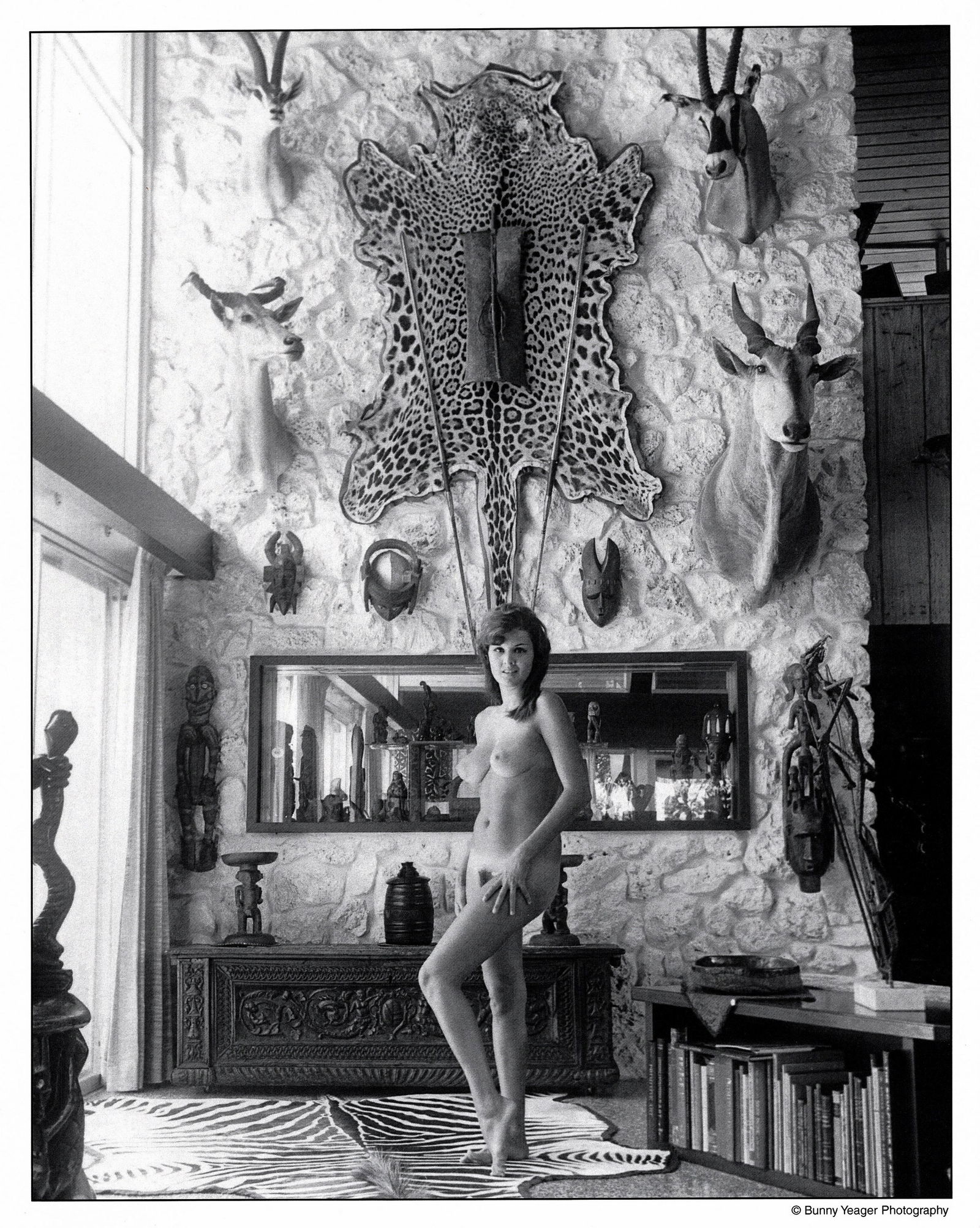 Original BUNNY YEAGER Pin Up Litho Model: This lot is coming from Bunny Yeager's estate/archives. Linnea Eleanor "Bunny" Yeager (March 13, 1929 - May 24, 2014) was an American photographer and pin-up model. She met Bettie Page in 1954, and to