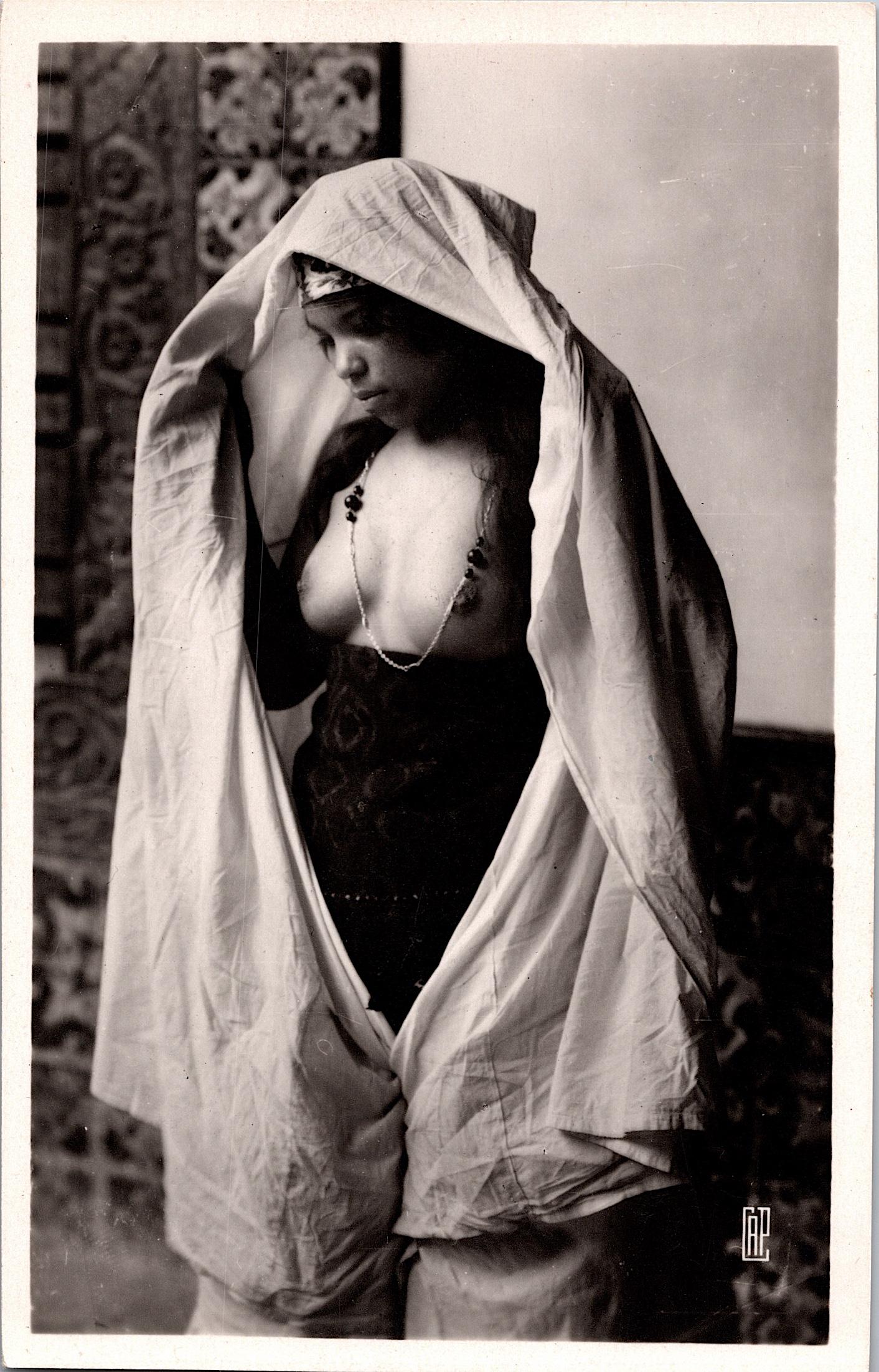 Antique Vintage Rare Postcard Female Nude Moroc: The dimensions of an antique/vintage postcard are Approx. 5.5"x 3.5" (small variances can occur). ABOUT SHIPPING: This lot is located in Boca Raton, Fl and its shipment will be made directly by Arteli
