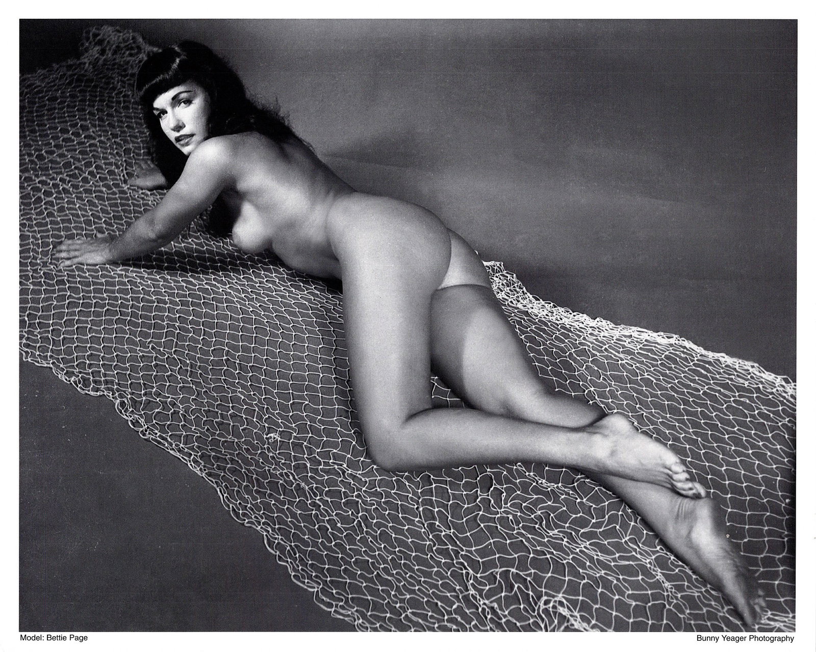 Authentic Litho by Pin Up Photographer BUNNY YEAGER: Model Bettie Page. This lot is coming from Bunny Yeager's estate/archives. Linnea Eleanor "Bunny" Yeager (March 13, 1929 - May 24, 2014) was an American photographer and pin-up model. She met Bettie P