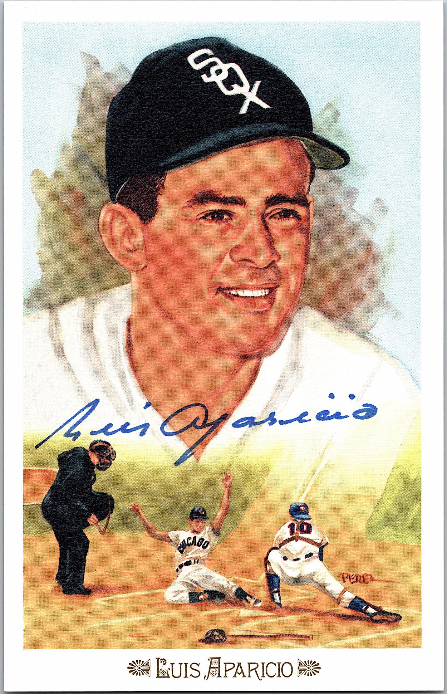Vintage Hand Signed Baseball Postcard LUIS APARICIO (1 of 2)