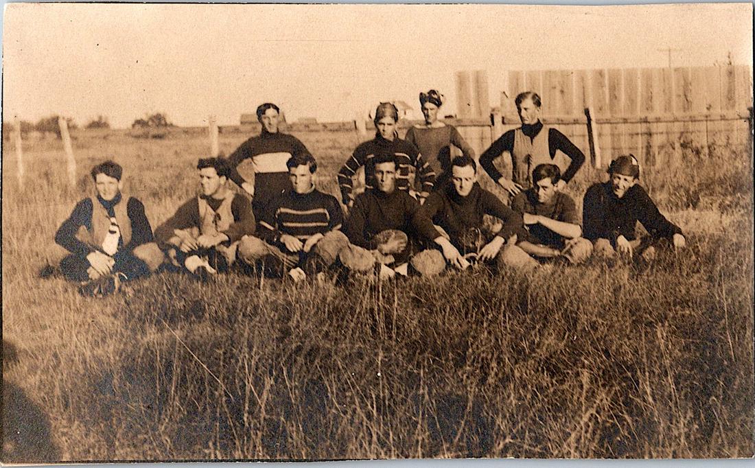 Antique Postcard Football College Rare: The dimensions of an antique/vintage postcard are Approx. 5.5"x 3.5" (small variances can occur). ABOUT SHIPPING: This lot is located in Boca Raton, Fl and its shipment will be made directly by Arteli