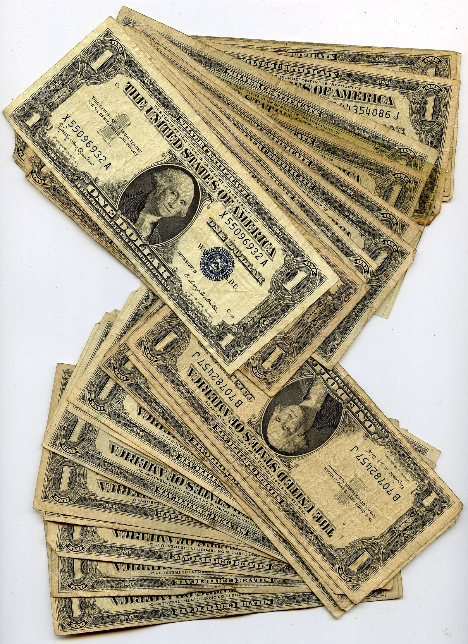 Set of 40 $1 Dollar Circulated Bills: These bills are in circulated condition and they are mainly from 1930s and 1950s. We have included quality images to show their condition. This lot is located in Boca Raton, Fl and its shipment will b