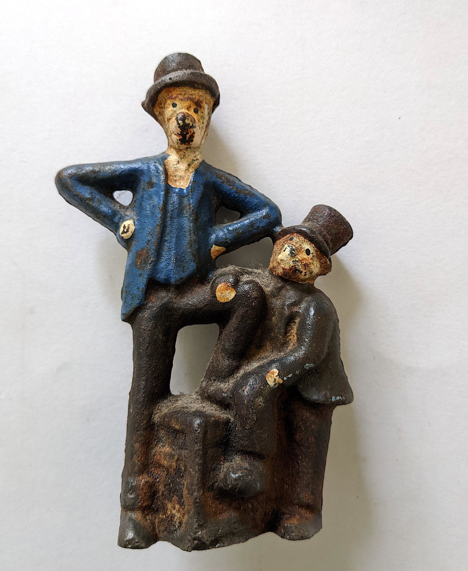Antique Cast Iron Mutt and Jeff with Original Paint: The dimensions are Approx. 5" High. ABOUT SHIPPING: This lot is located in Boca Raton, Fl and its shipment will be made directly by Artelisted. Shipping insurance is the responsibility of the buyer. A