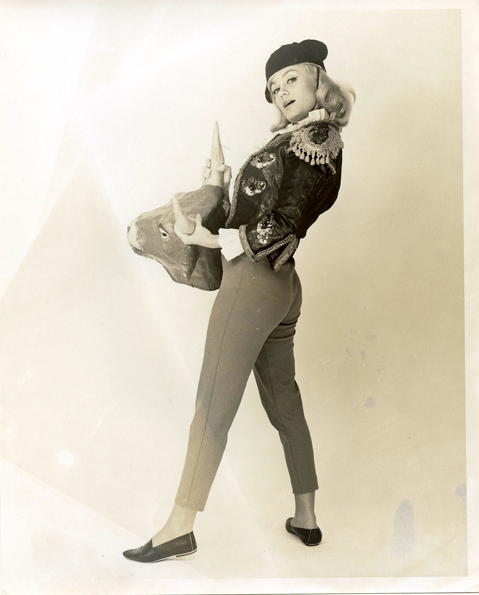 Original Photo Pin Up from Photographer BUNNY YEAGER: This lot is coming from Bunny Yeager's estate/archives. Linnea Eleanor "Bunny" Yeager (March 13, 1929 - May 24, 2014) was an American photographer and pin-up model. She met Bettie Page in 1954, and to