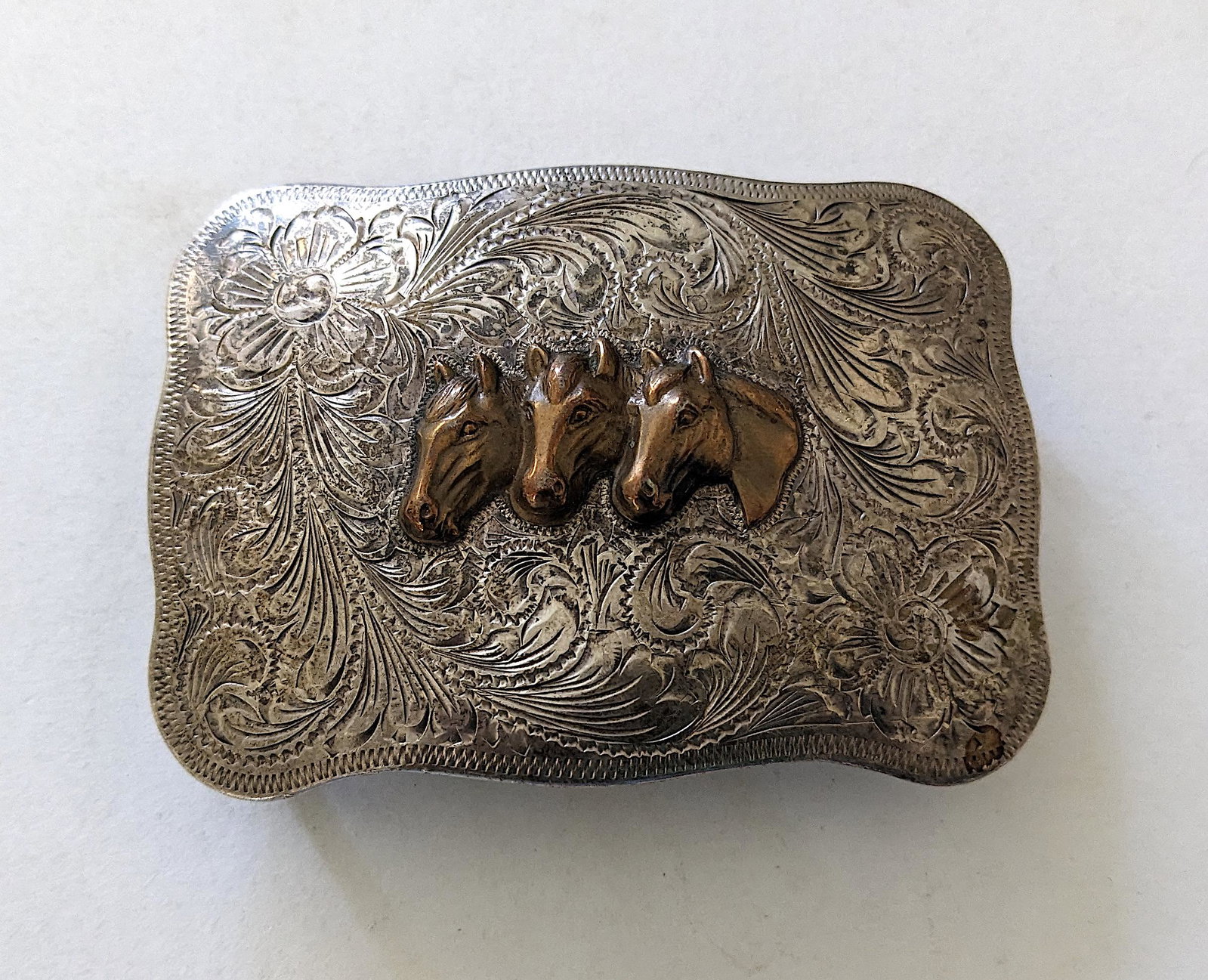Vintage Belt Buckle Stearling 3.1 Oz: We have included quality images to show their condition. Provenance from a deceased collector in Miami, FL. This lot is located in Boca Raton, Fl and its shipment will be made directly by Artelisted. 