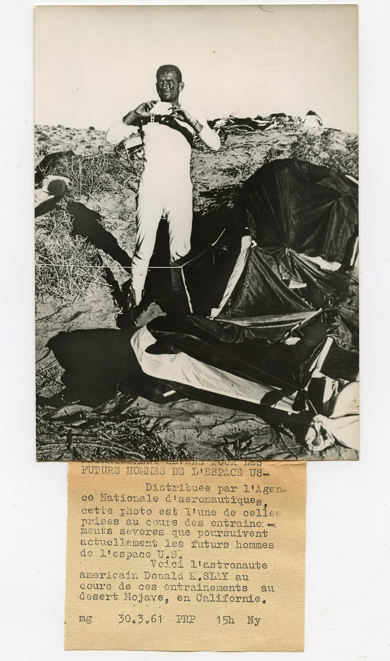 Iconic Press Photo Astronaut NASA Space DONALD SLAY: Original press iconic photo 1st generation used to be published in a newspaper from the epoch. The provenance is from a deceased collector in England. The dimensions are Approx. 5" x 7" (small varianc