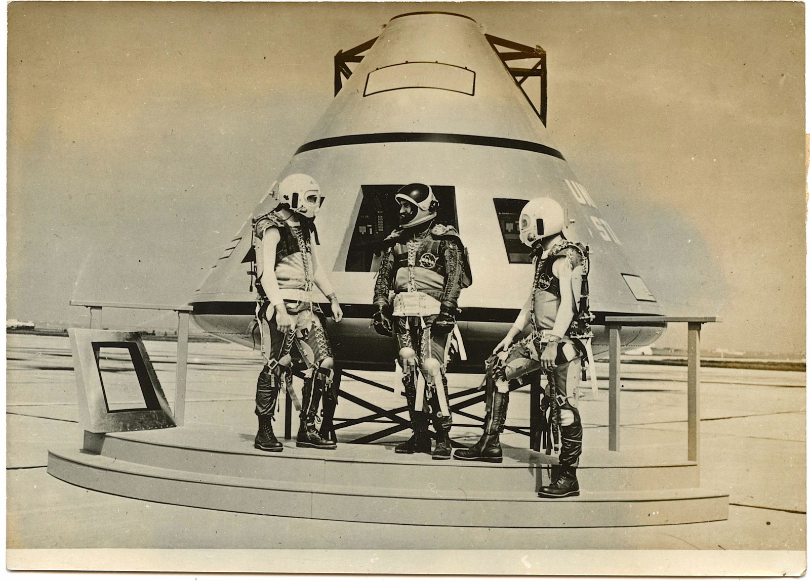 Iconic Press Photo Astronaut NASA Space APOLLO Project (1 of 2)