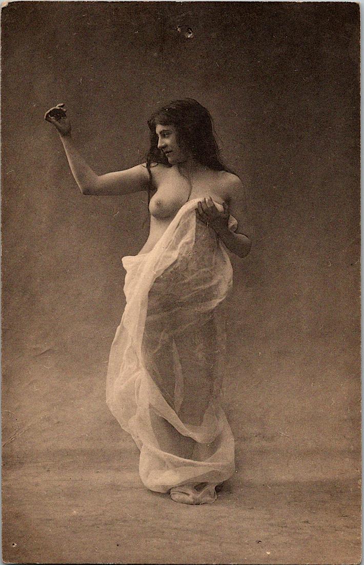 Antique Rare French Postcard Female Nude Erotic: The dimensions of an antique/vintage postcard are Approx. 5.5"x 3.5" (small variances can occur). ABOUT SHIPPING: This lot is located in Boca Raton, Fl and its shipment will be made directly by Arteli