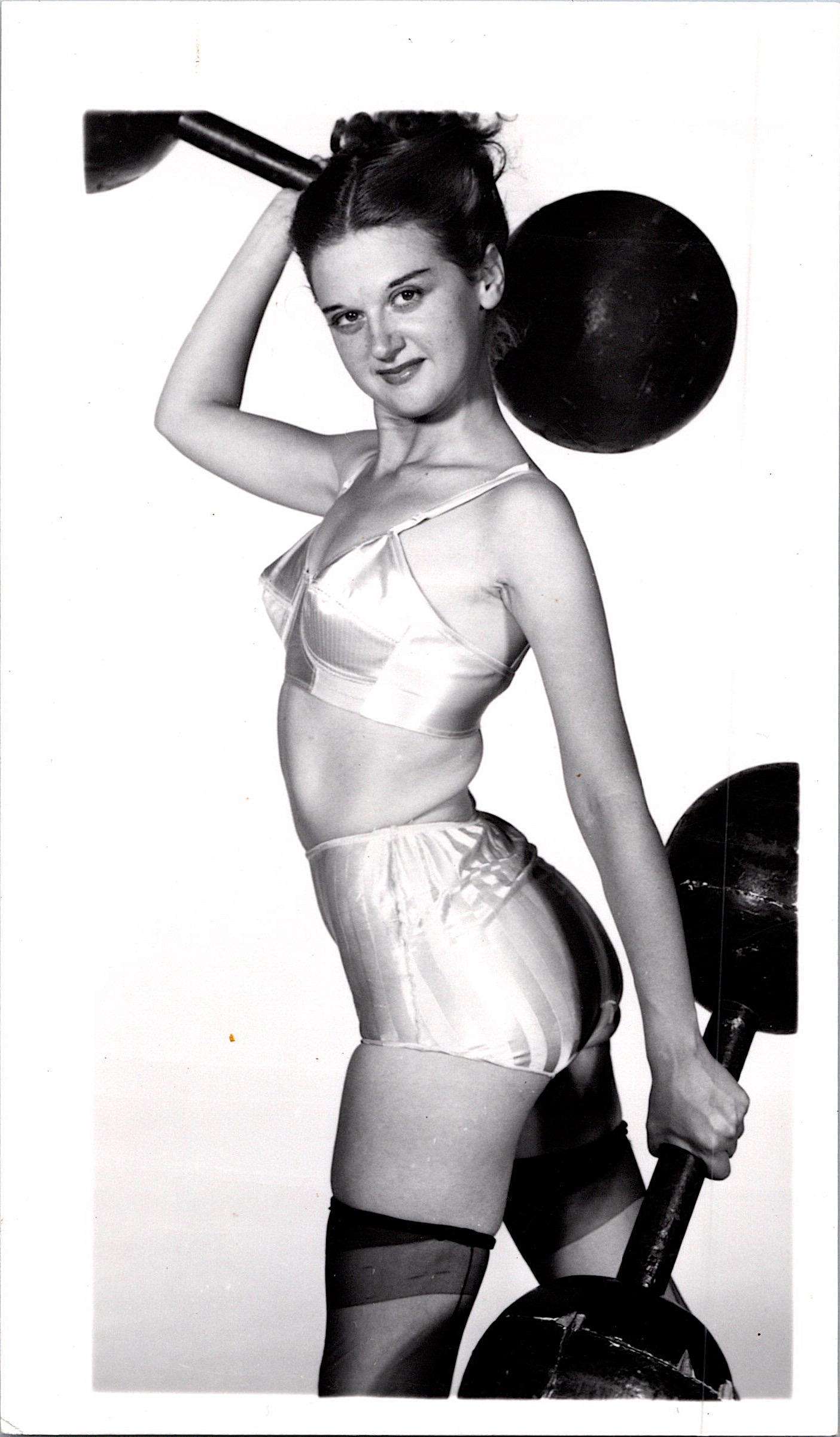 Vintage Real Photo Pin Up Female Archives Bunny Yeager: This lot is coming from Bunny Yeager's estate/archives. Linnea Eleanor "Bunny" Yeager (March 13, 1929 - May 24, 2014) was an American photographer and pin-up model. She met Bettie Page in 1954, and to