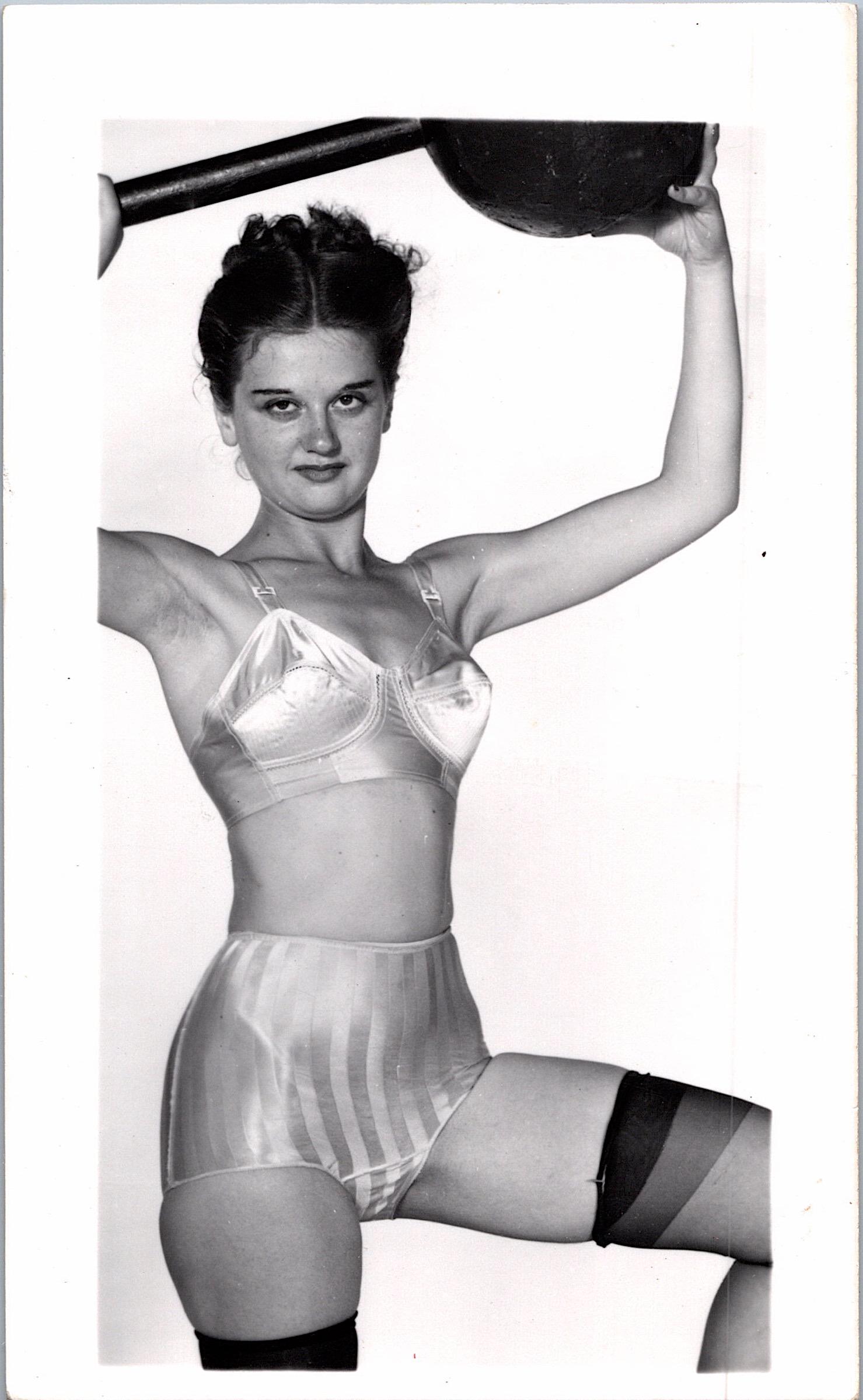 Vintage Real Photo Pin Up Female Archives Bunny Yeager: This lot is coming from Bunny Yeager's estate/archives. Linnea Eleanor "Bunny" Yeager (March 13, 1929 - May 24, 2014) was an American photographer and pin-up model. She met Bettie Page in 1954, and to