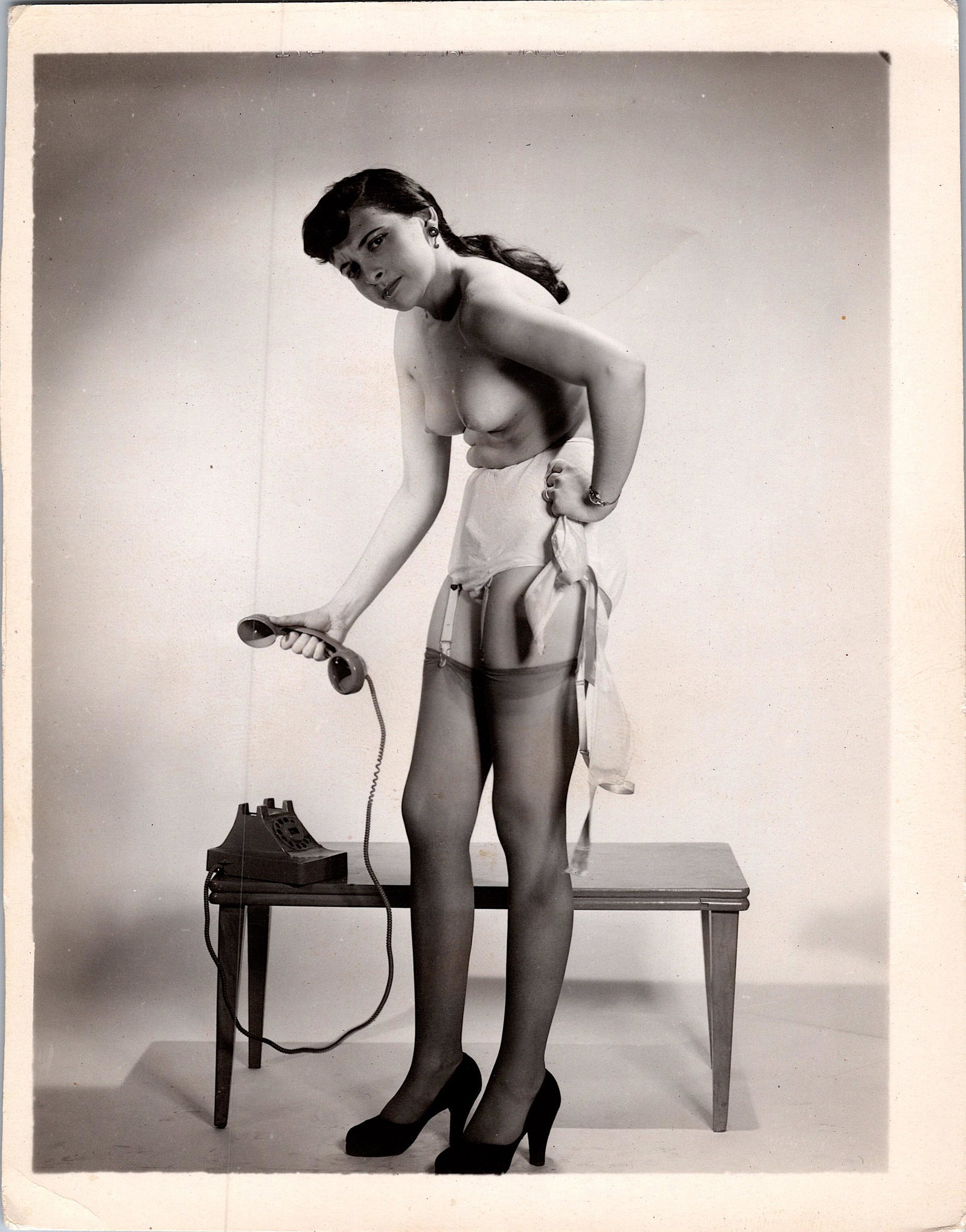 Vintage Real Photo Pin Up Female Archives Bunny Yeager: This lot is coming from Bunny Yeager's estate/archives. Linnea Eleanor "Bunny" Yeager (March 13, 1929 - May 24, 2014) was an American photographer and pin-up model. She met Bettie Page in 1954, and to
