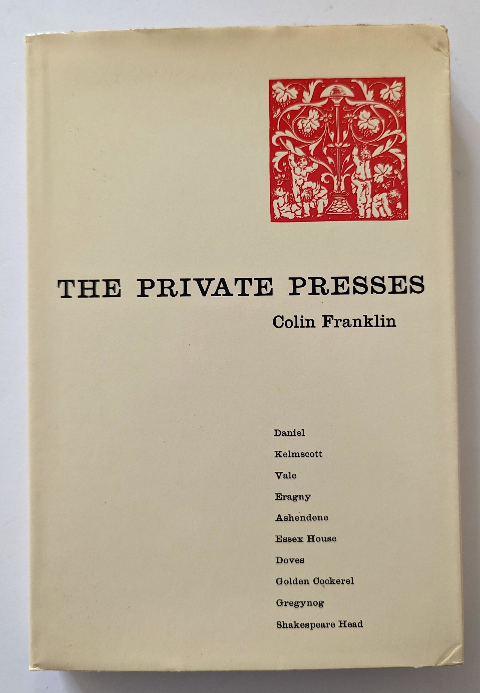 Vintage Rare Book THE PRIVATE PRESSES by Colin Franklin: The provenance of this item is from a WWII veteran collector in Georgia. This lot is located in Boca Raton, Fl and its shipment will be made directly by Artelisted. Shipping insurance is the responsib