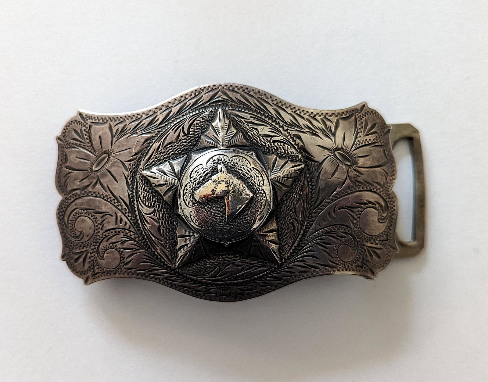 Antique / Vintage Belt Buckle Sterling 2.4 oz: We have included quality images to show their condition. Provenance from a deceased collector in Miami, FL. This lot is located in Boca Raton, Fl and its shipment will be made directly by Artelisted. 