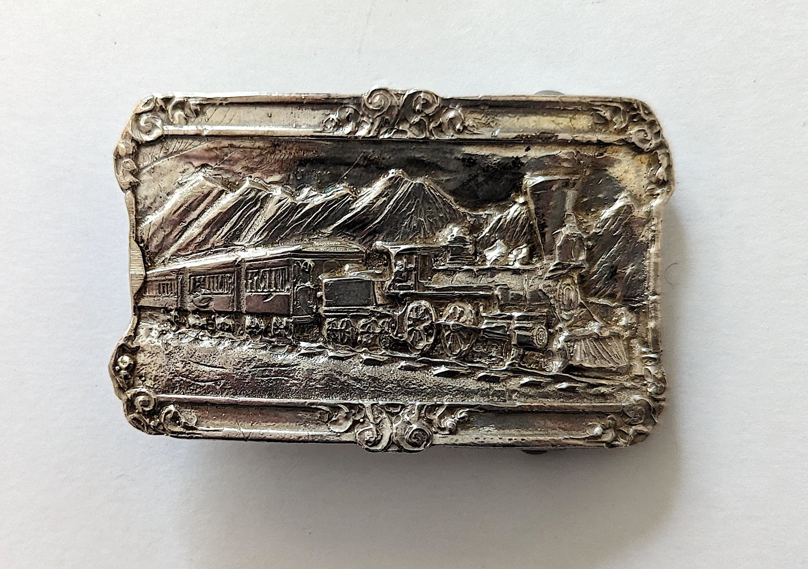 Antique / Vintage Belt Buckle Sterling 2.9 oz: We have included quality images to show their condition. Provenance from a deceased collector in Miami, FL. This lot is located in Boca Raton, Fl and its shipment will be made directly by Artelisted. 