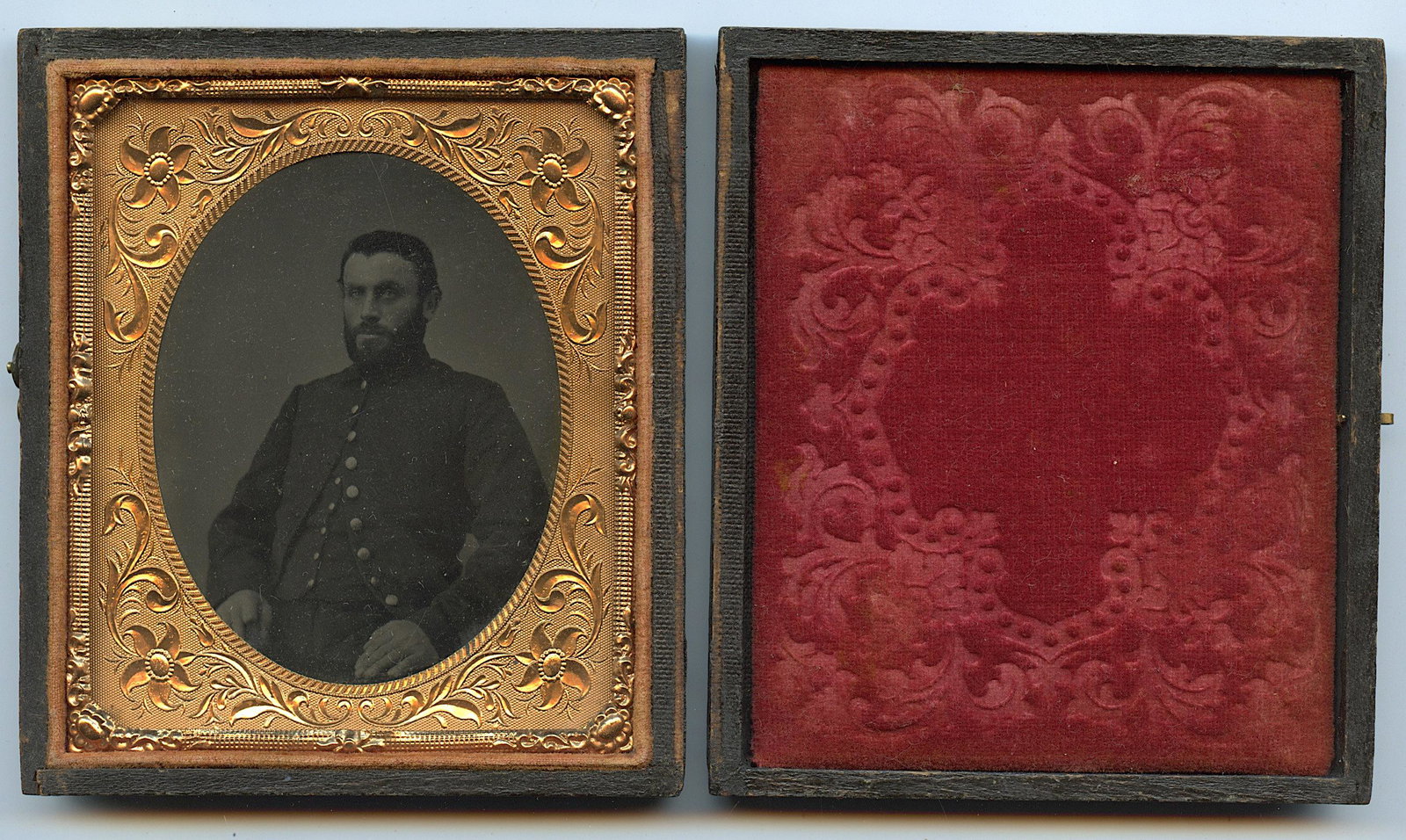 Civil War Era Photo Portrait From Deceased Collector: Antique photo. Provenance from a deceased collector in Maryland. The dimensions are Approx. 3.5" x 3.0" (closed case) This lot is located in Boca Raton, Fl and its shipment will be made directly by Ar