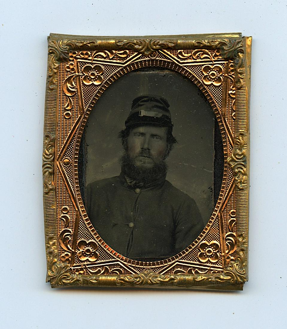 Civil War Era Photo Portrait From Deceased Collector: Antique Confederate soldier photo. Provenance from a deceased collector in Maryland. The dimensions are Approx. 2.75" x 2.25" (closed case) This lot is located in Boca Raton, Fl and its shipment will 