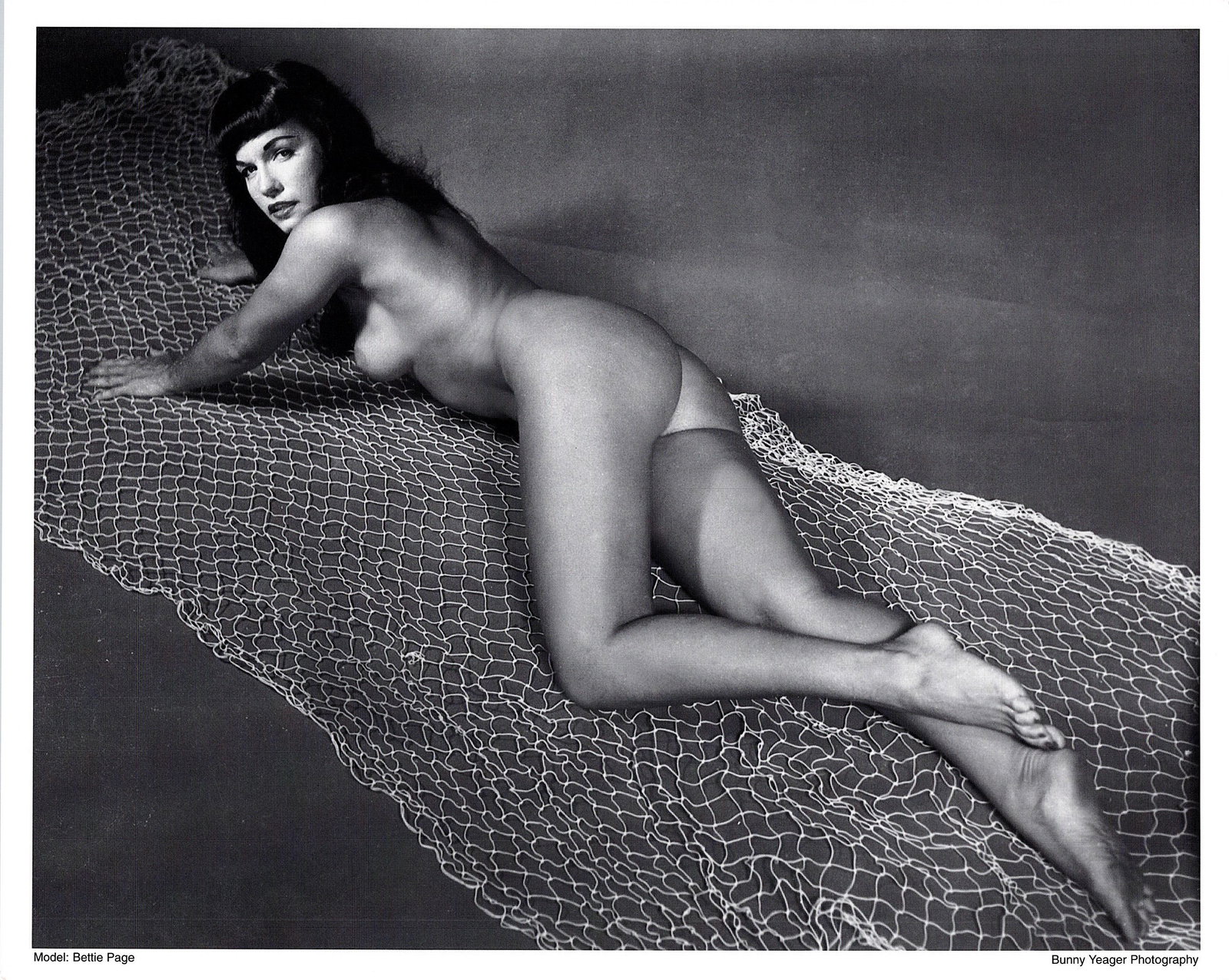 BUNNY YEAGER Original Litho. By Pin Up BETTIE PAGE: This lot is coming from Bunny Yeager's estate/archives. Linnea Eleanor "Bunny" Yeager (March 13, 1929 - May 24, 2014) was an American photographer and pin-up model. She met Bettie Page in 1954, and to