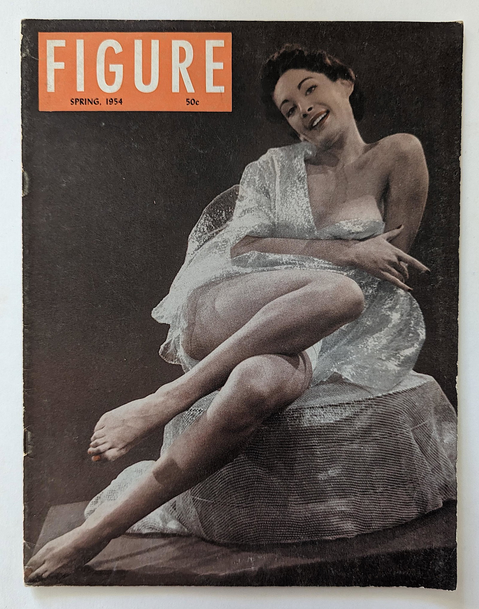 Magazine FIGURE Spring 1954 - Nudes: We have included quality images to show their condition. This lot is located in Boca Raton, Fl and its shipment will be made directly by Artelisted. Shipping insurance is the responsibility of the buy