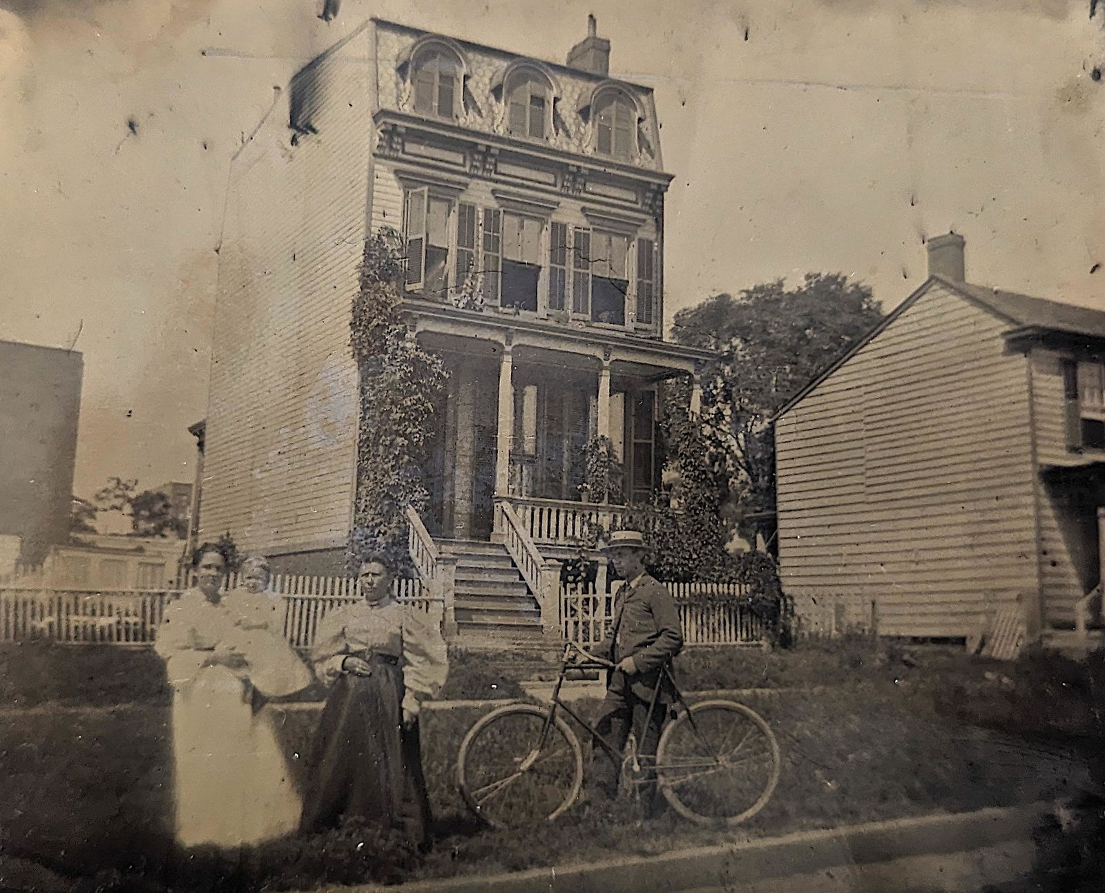 Antique American Street Tintype Photo House Bicycle (1 of 3)