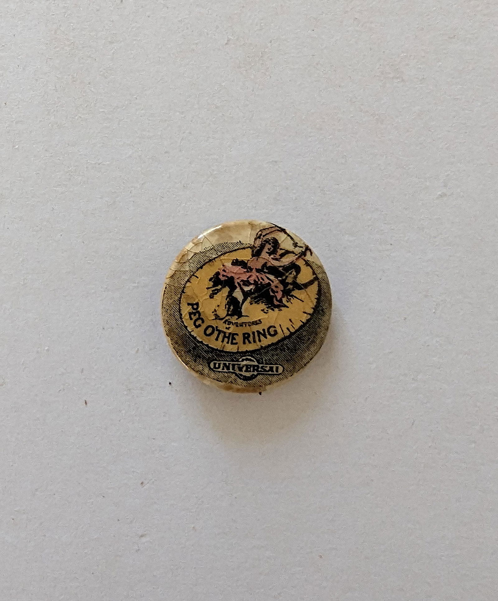 Rare Vintage Pin Button Universal Peg O'The Ring (1 of 2)