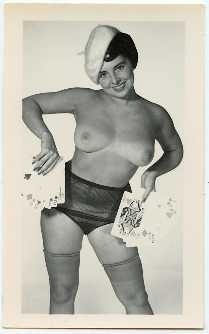 Vintage Photo Pin Up From Archives of BUNNY YEAGER: This lot is coming from Bunny Yeager's estate/archives. Linnea Eleanor "Bunny" Yeager (March 13, 1929 - May 24, 2014) was an American photographer and pin-up model. She met Bettie Page in 1954, and to