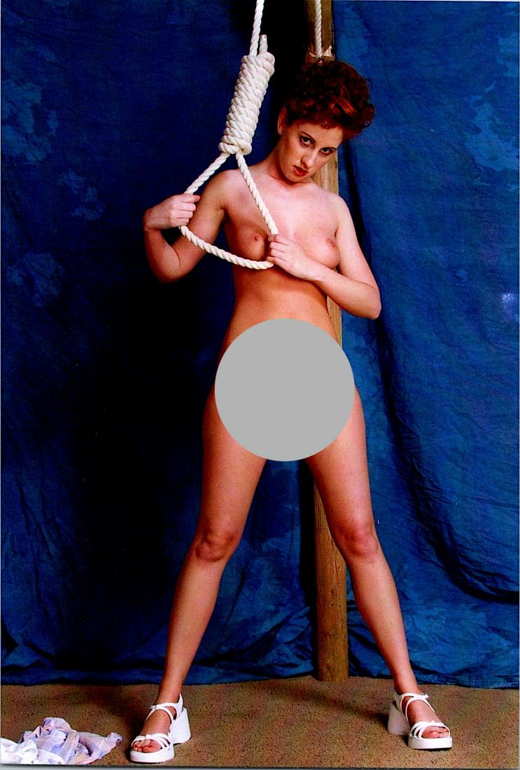 Photo Pin Up From Archives of BUNNY YEAGER: This lot is coming from Bunny Yeager's estate/archives. Linnea Eleanor "Bunny" Yeager (March 13, 1929 - May 24, 2014) was an American photographer and pin-up model. She met Bettie Page in 1954, and to